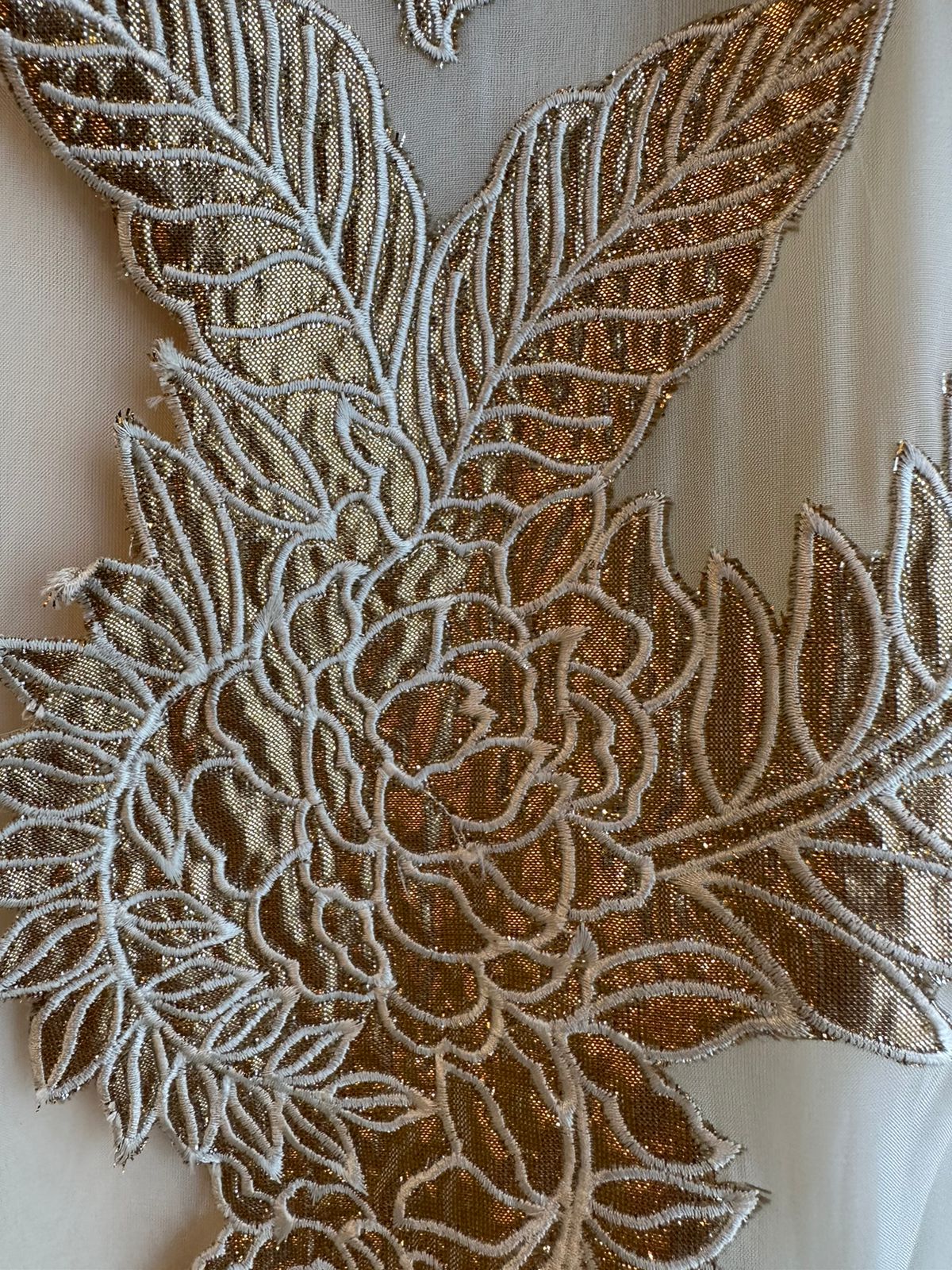 Super soft and Flowy organza with beautiful cushioning pattern