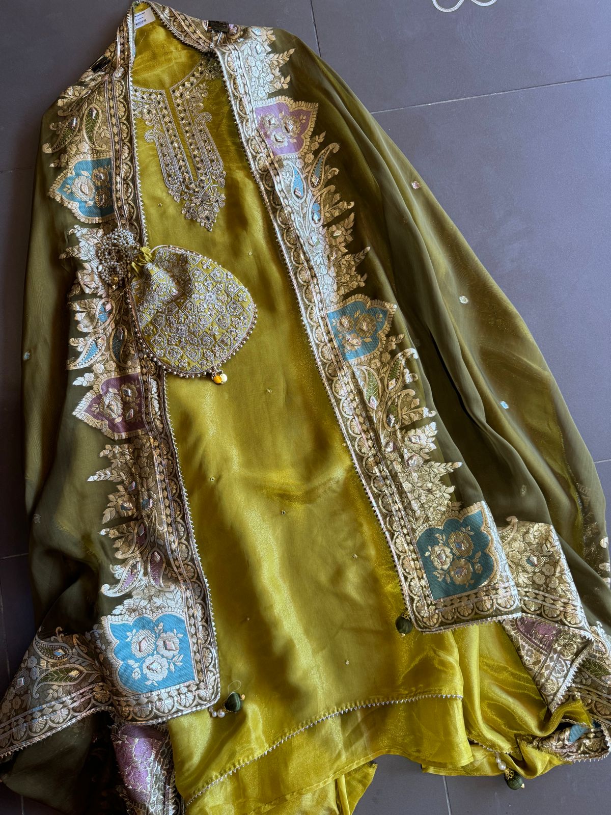 Beautiful shimmery tissue shirt unstitched full in size