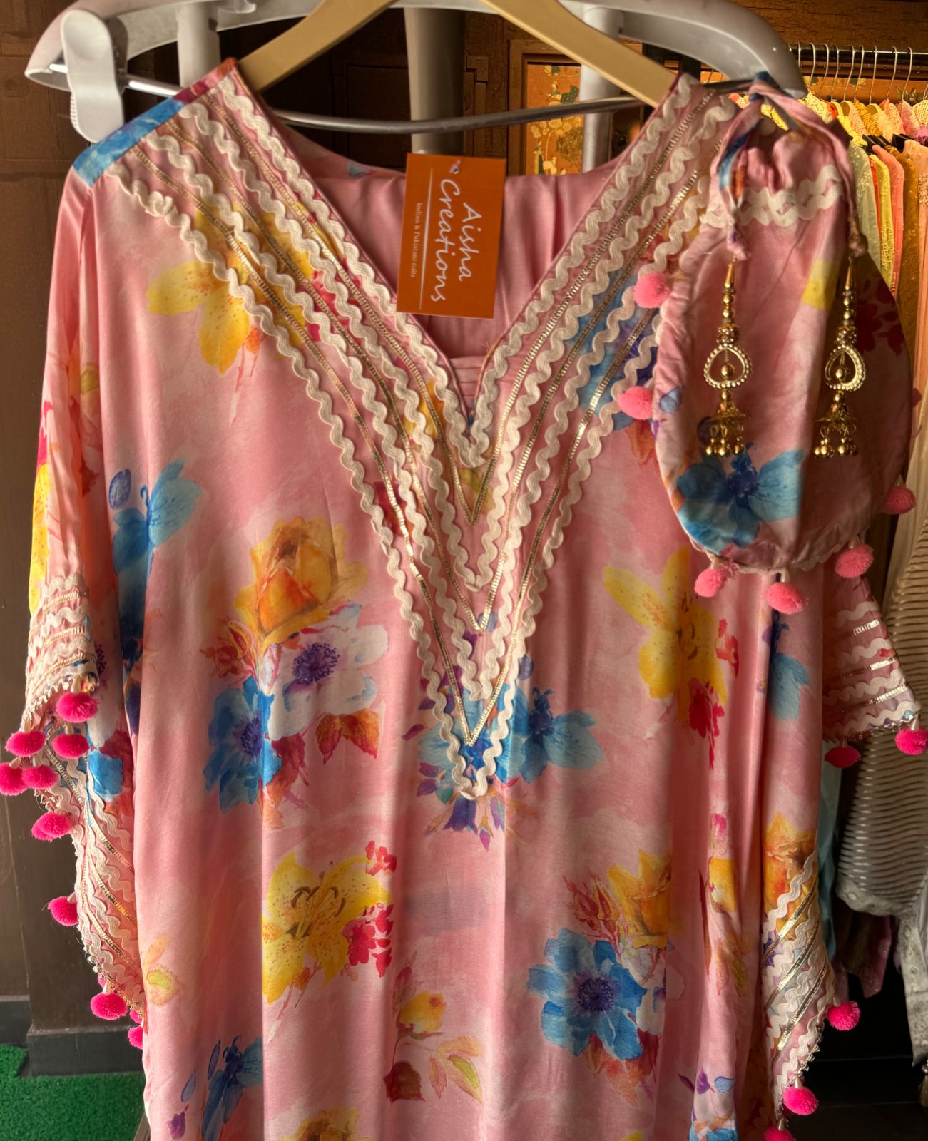 Pure muslin floral digital printed kaaftan set with lacework done on the neckline