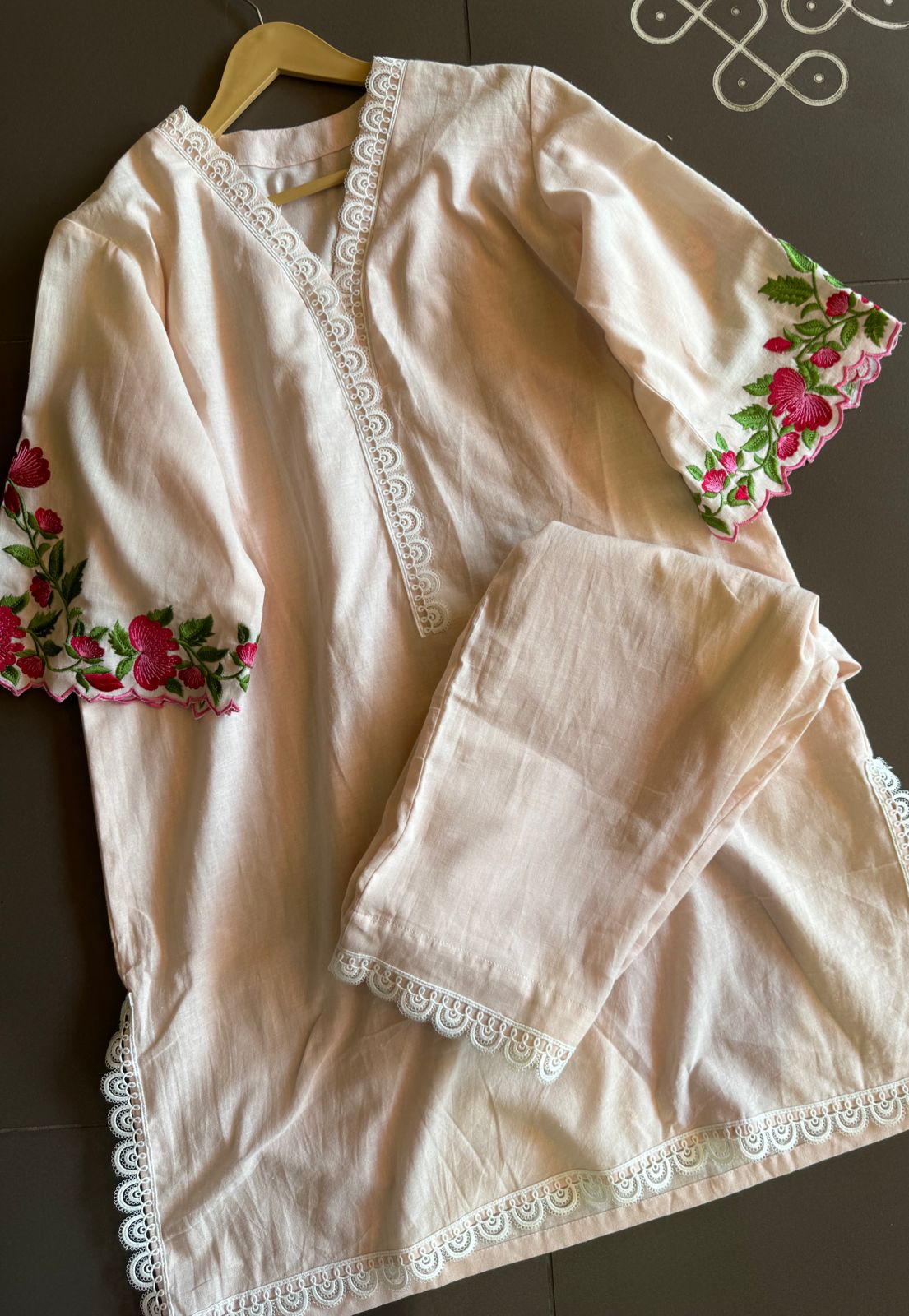 Pure cotton linen stitched tunic with lace attached on the neckline and ghera