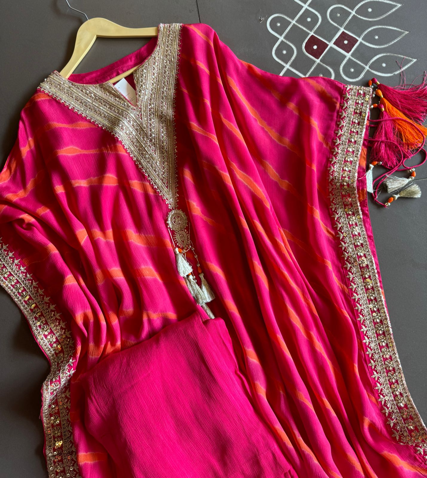 Beautiful lehriya pure chinon kaaftan set with very smart V neckline