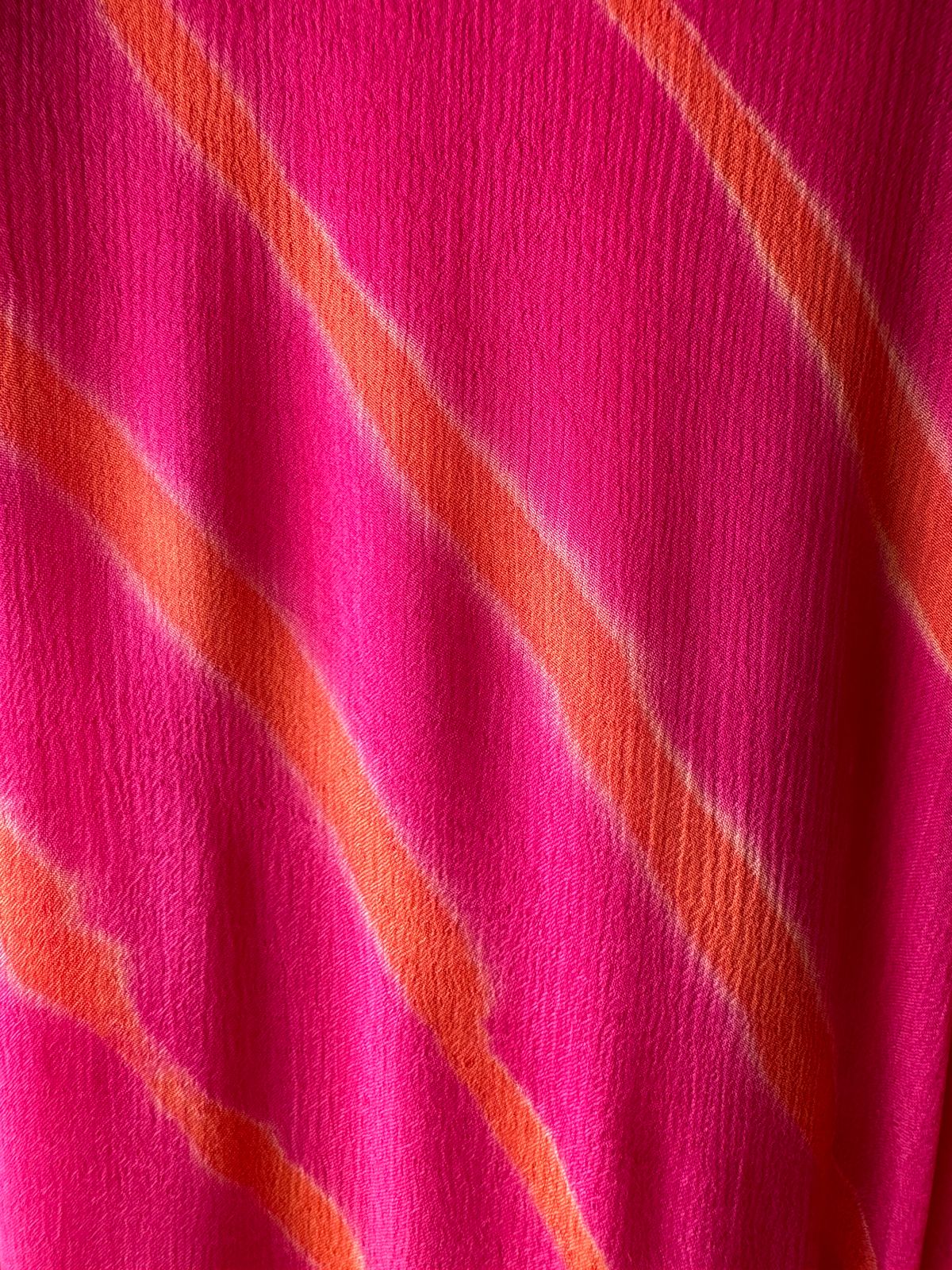 Beautiful lehriya pure chinon kaaftan set with very smart V neckline