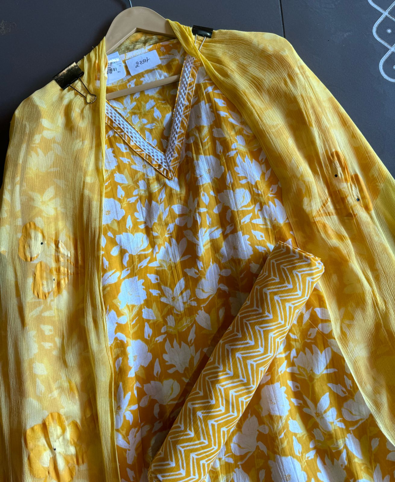 Pure organic cotton floral printed shirt (Unstitched full size with V neckline)with crochia lace. <br>