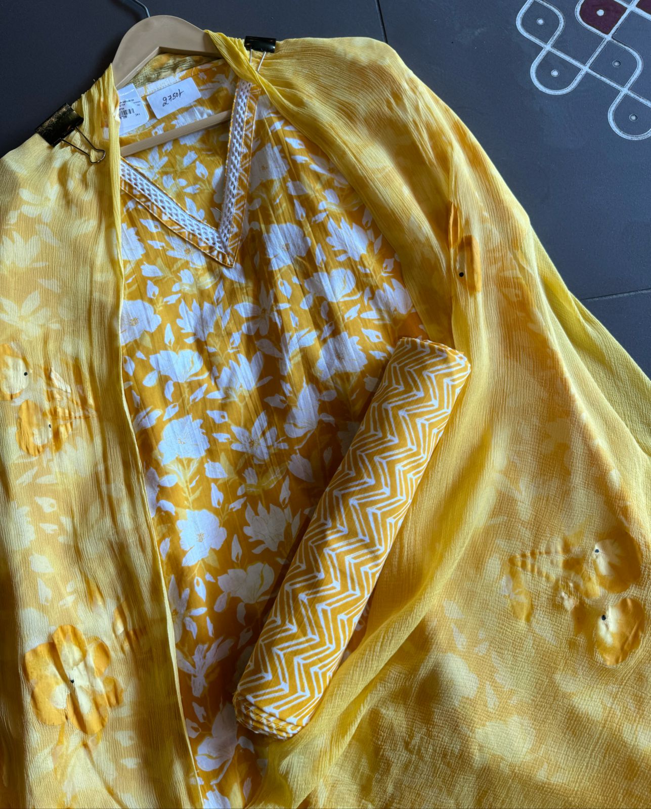 Pure organic cotton floral printed shirt (Unstitched full size with V neckline)with crochia lace. <br>