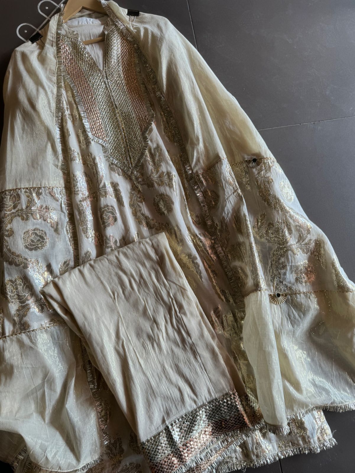 Pure Mul cotton shimmer jacquard shirt with gotta work done on the neckline