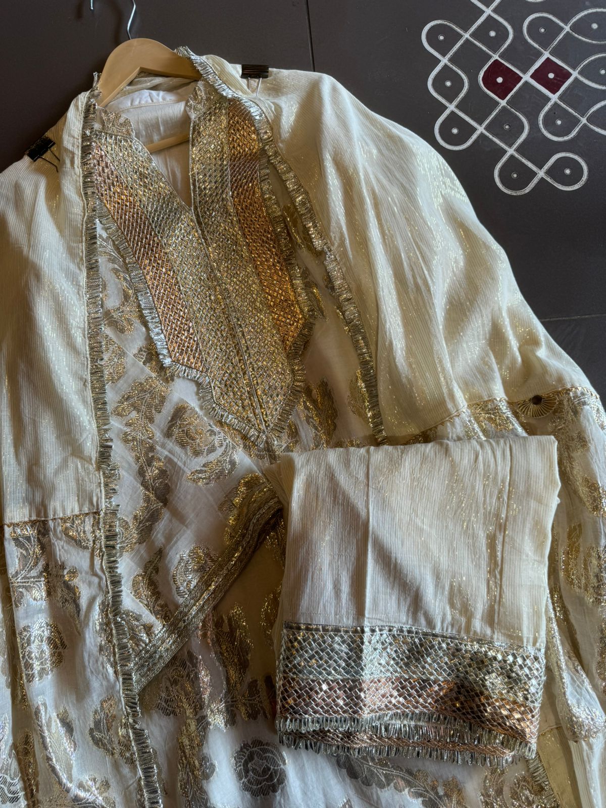 Pure Mul cotton shimmer jacquard shirt with gotta work done on the neckline