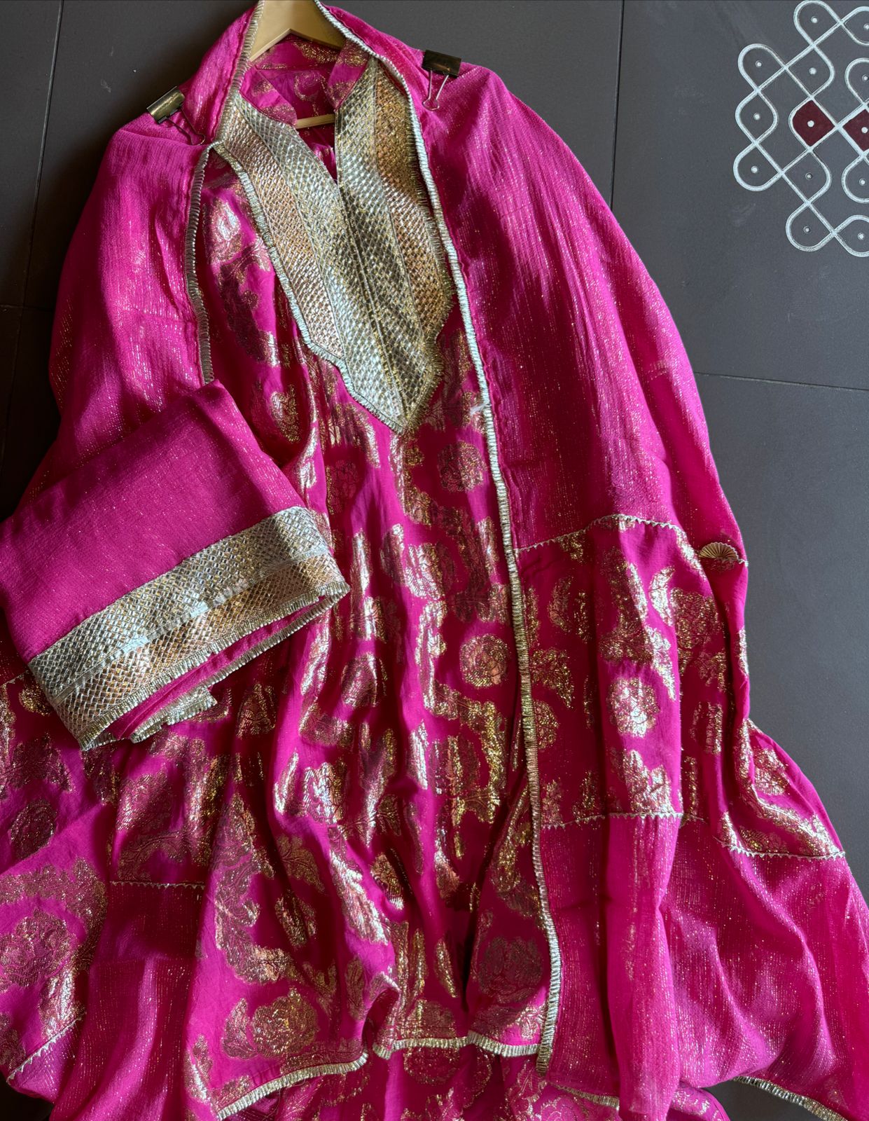 Pure Mul cotton shimmer jacquard shirt with gotta work done on the neckline