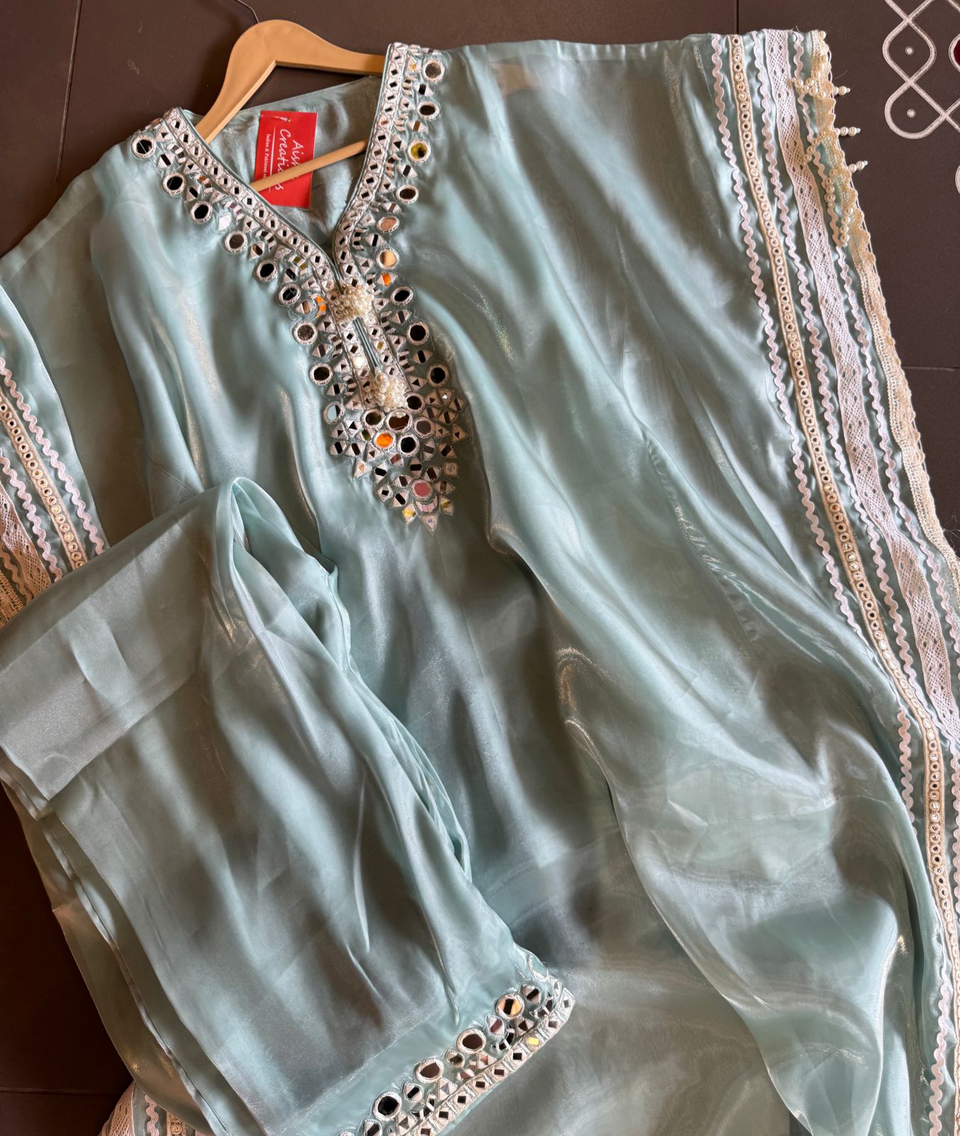 Soft tissue kaaftan With very beautiful thread