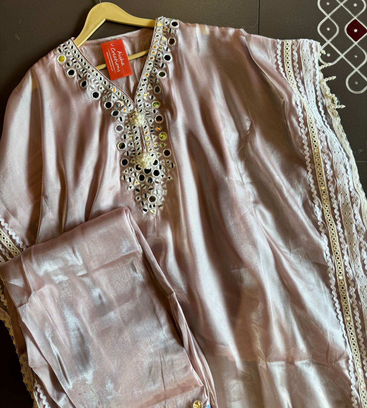 Soft tissue kaaftan With very beautiful thread