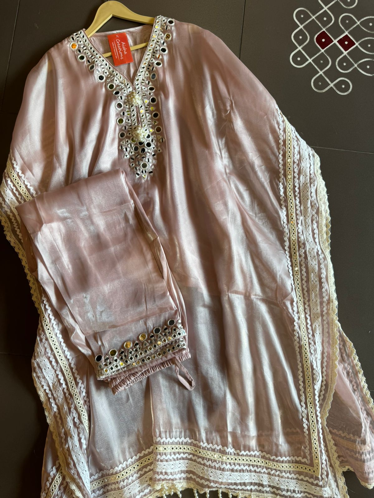 Soft tissue kaaftan With very beautiful thread