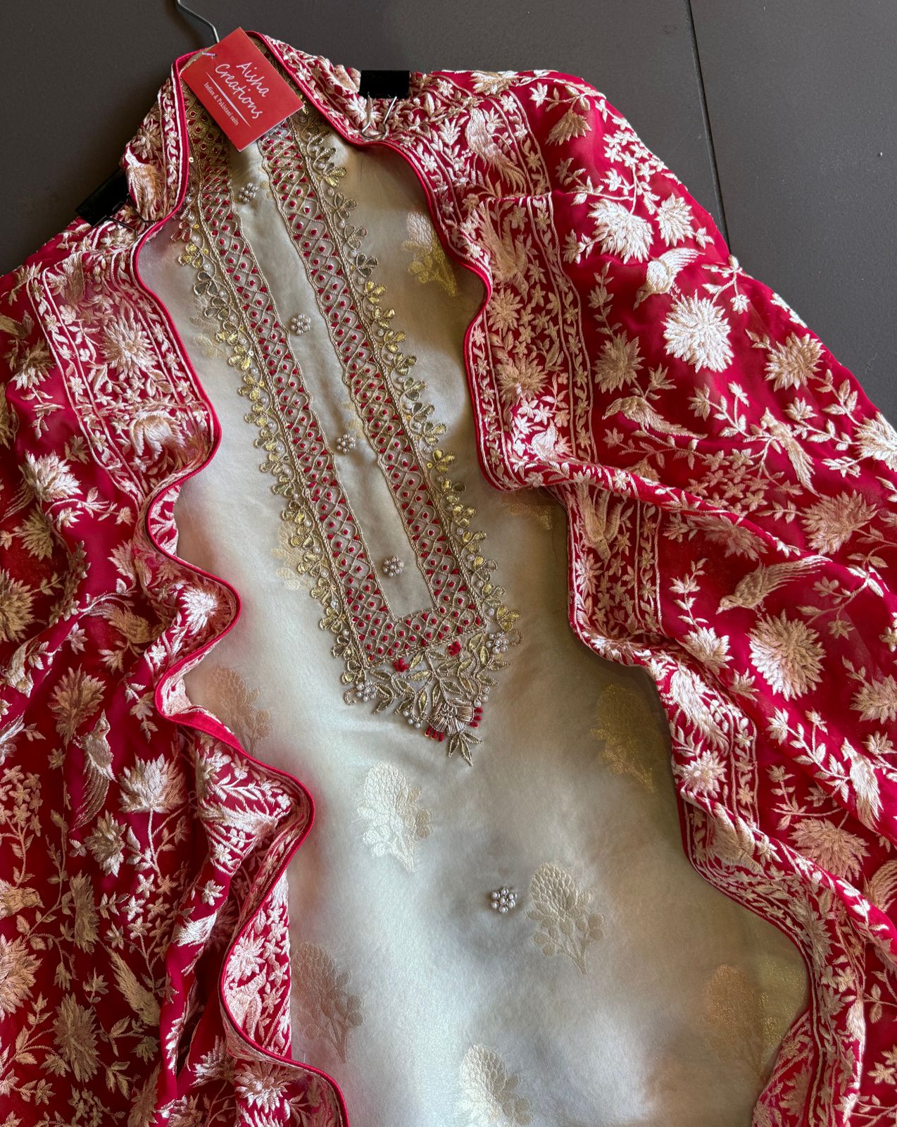 Beautiful and very elegant Tissue bootie weaved