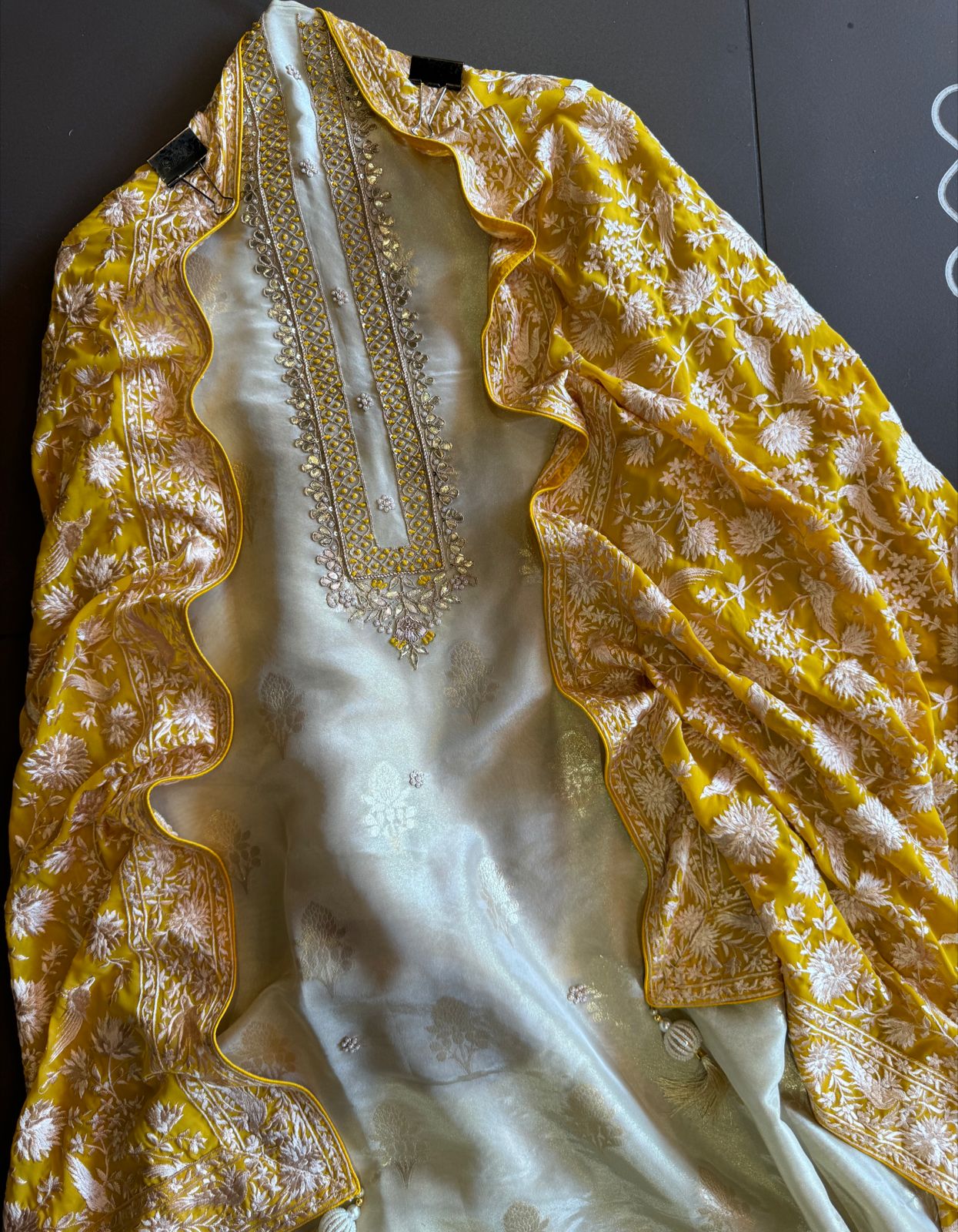 Beautiful and very elegant Tissue bootie weaved