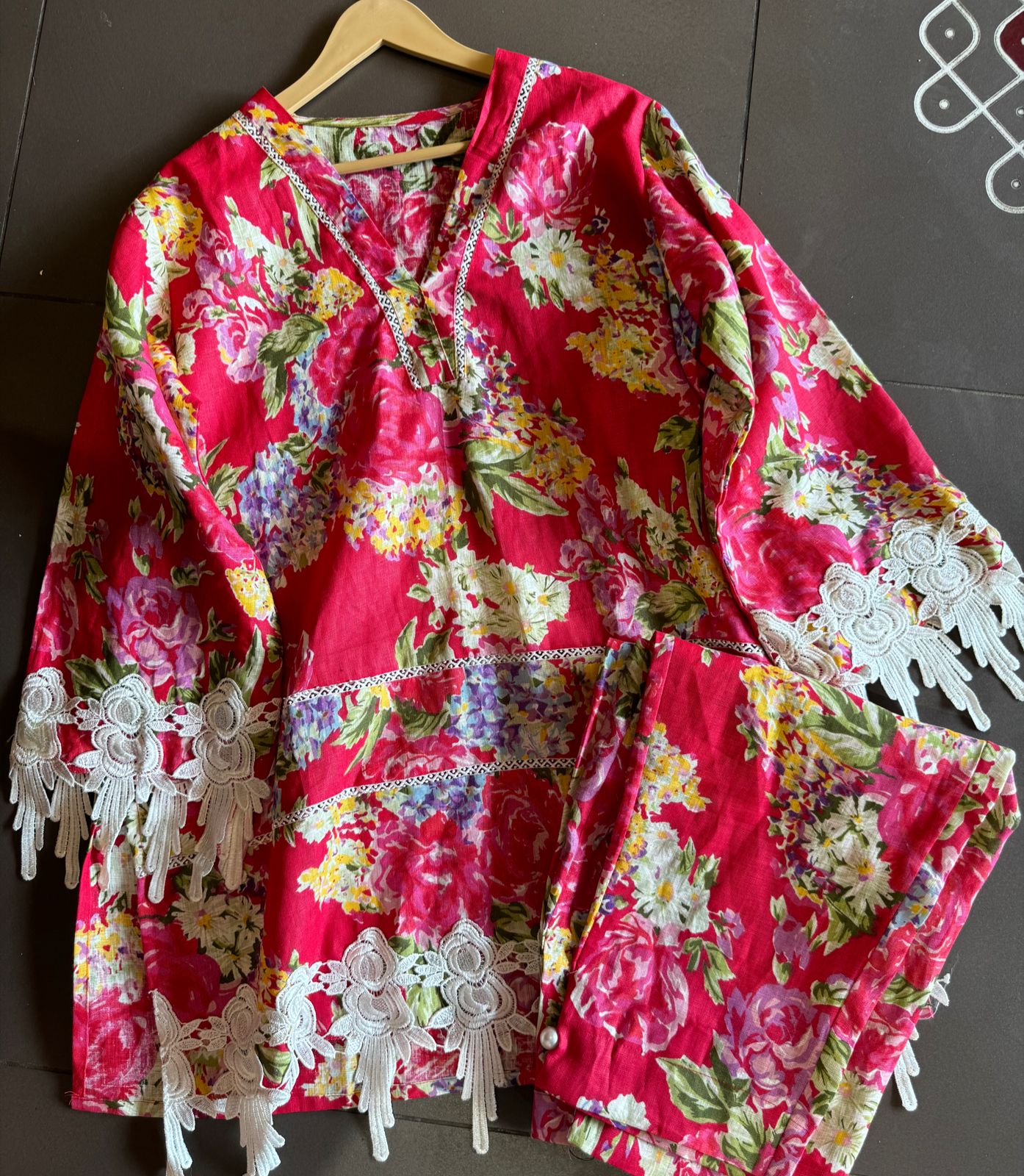 Digital floral pure linen COORD set with Beautigul Cutwork cotton crochia