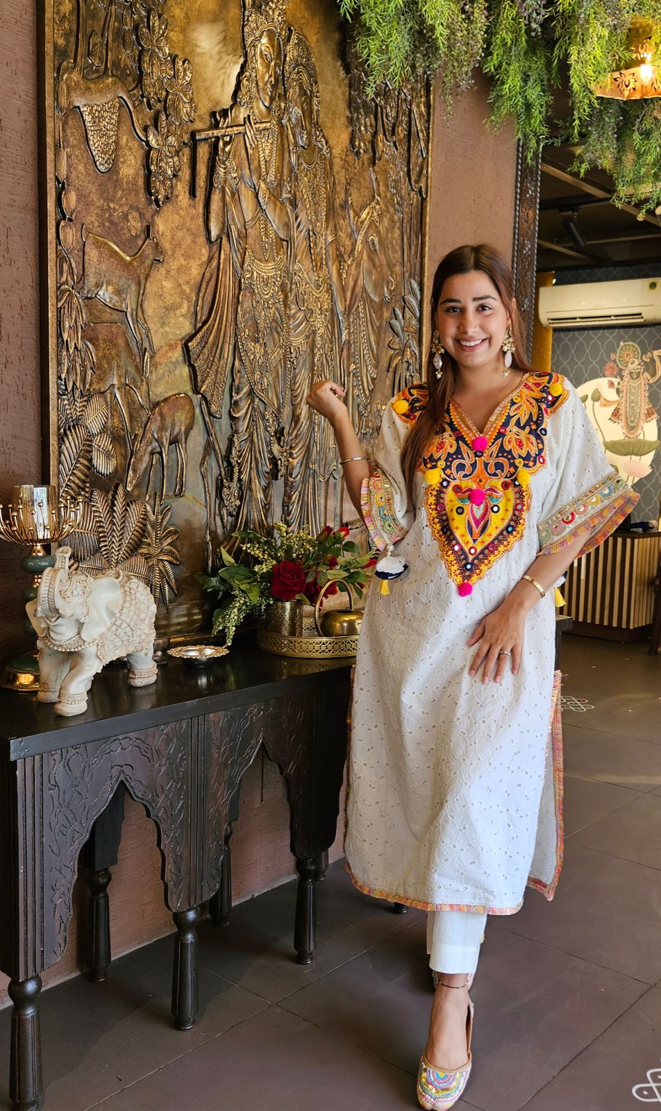 Beautiful Hakuba chicken tunic Looser fit with Gorgeous Mughal paisley print