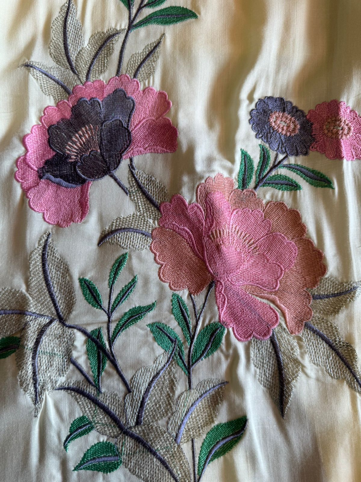 Soft cotton Unstitched suits with floral thread embroidered concept