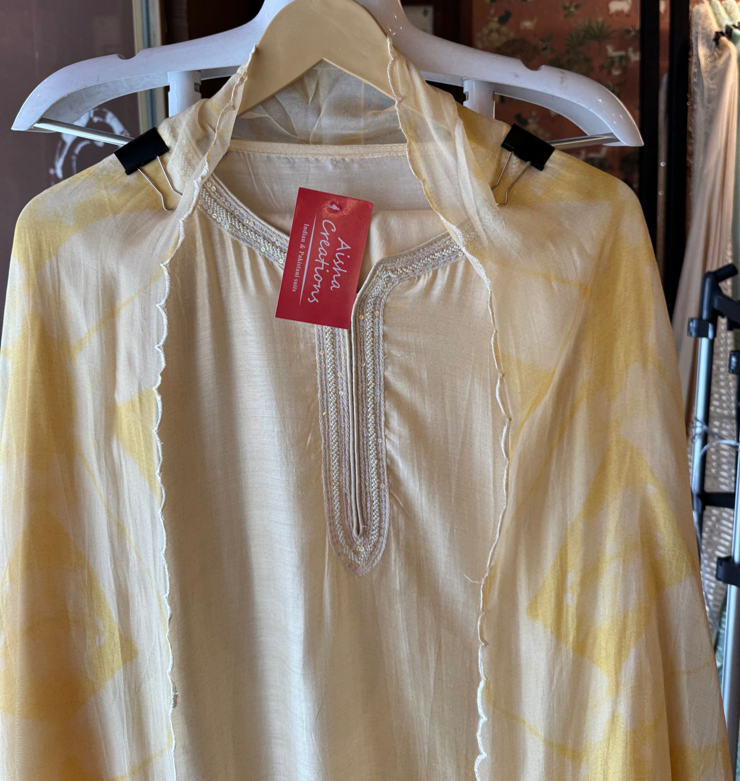 Soft Mul muslin Shirt lemon in colour with very pretty Daaman design