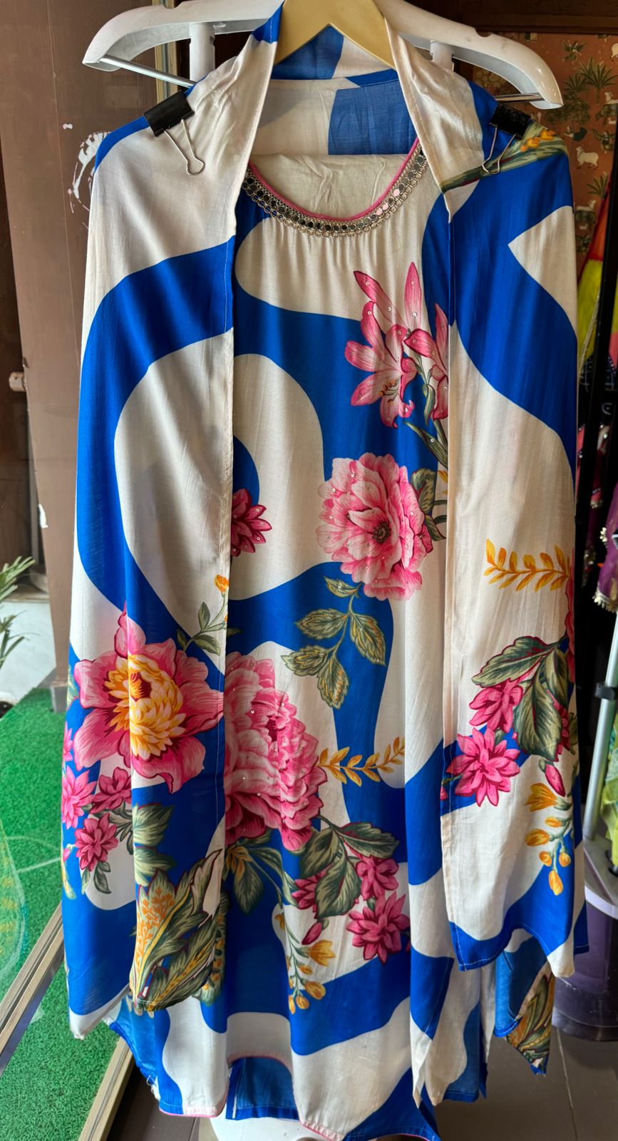 Soft Muslin Digital floral printed Shirt  Very Beautiful and Smart Concept with vibrant colour