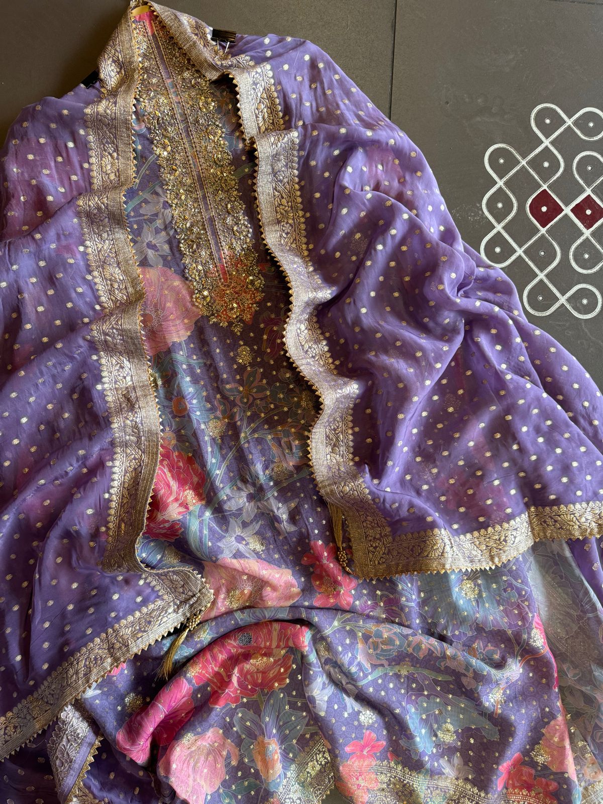 Organza full size zari bootie work dupatta with four sides banarsi border and tassels attached.