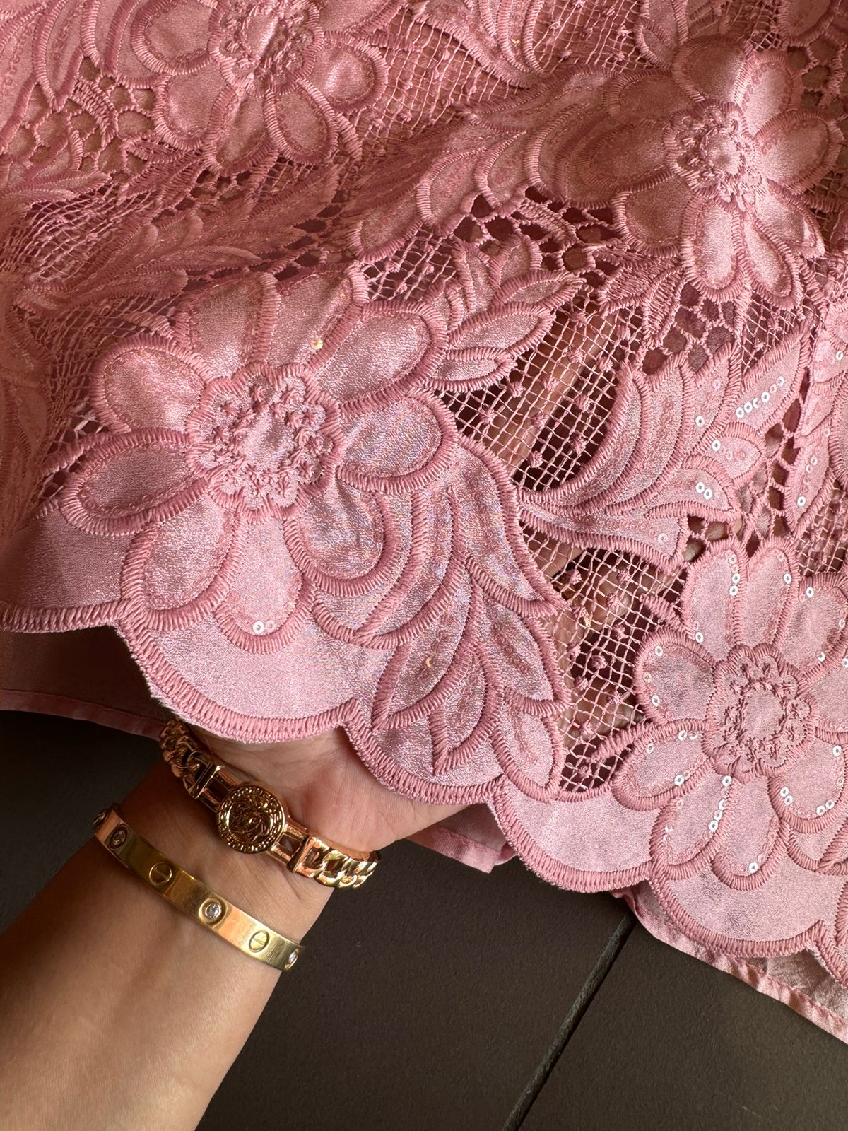 Crochia Floral Cutwork shirt with Linning , The base linning is Shantoon even the back has Linning attached.