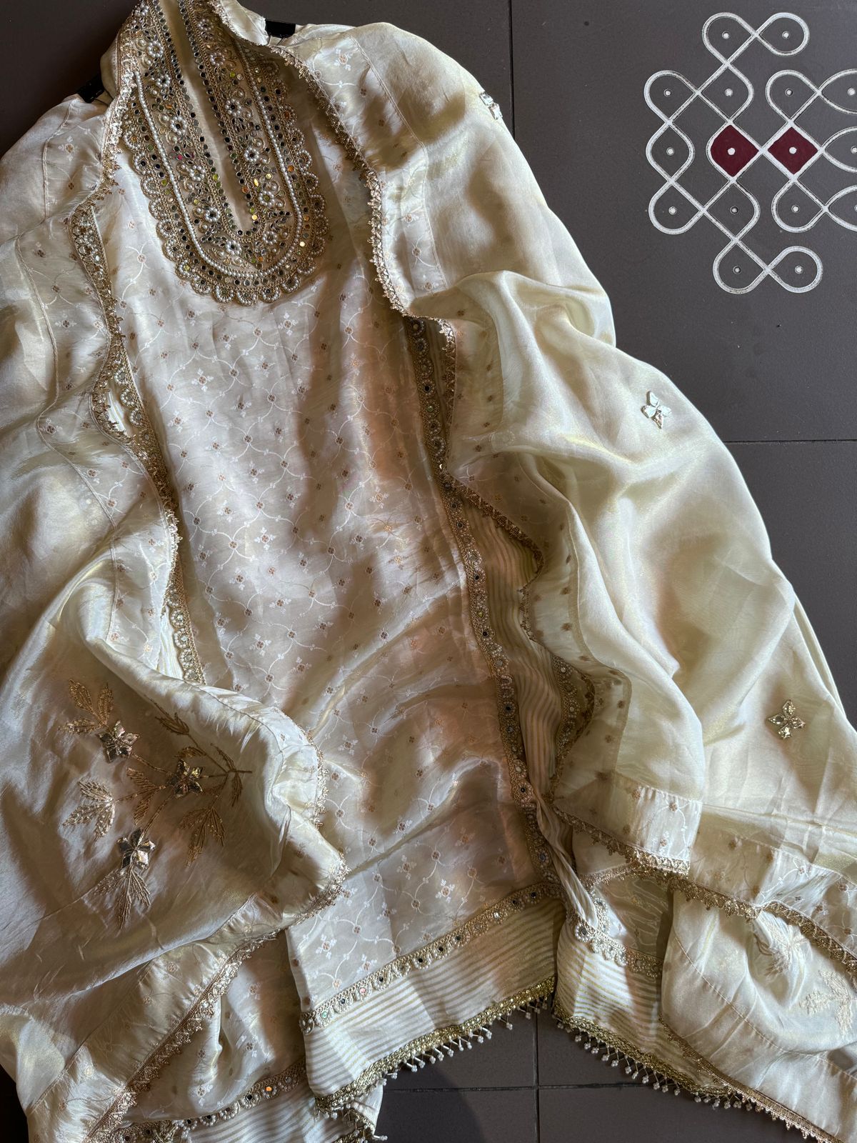 SHOP OUR NEW LAUNCH ON TISSUE WITH SINGLE SHADE IVORY