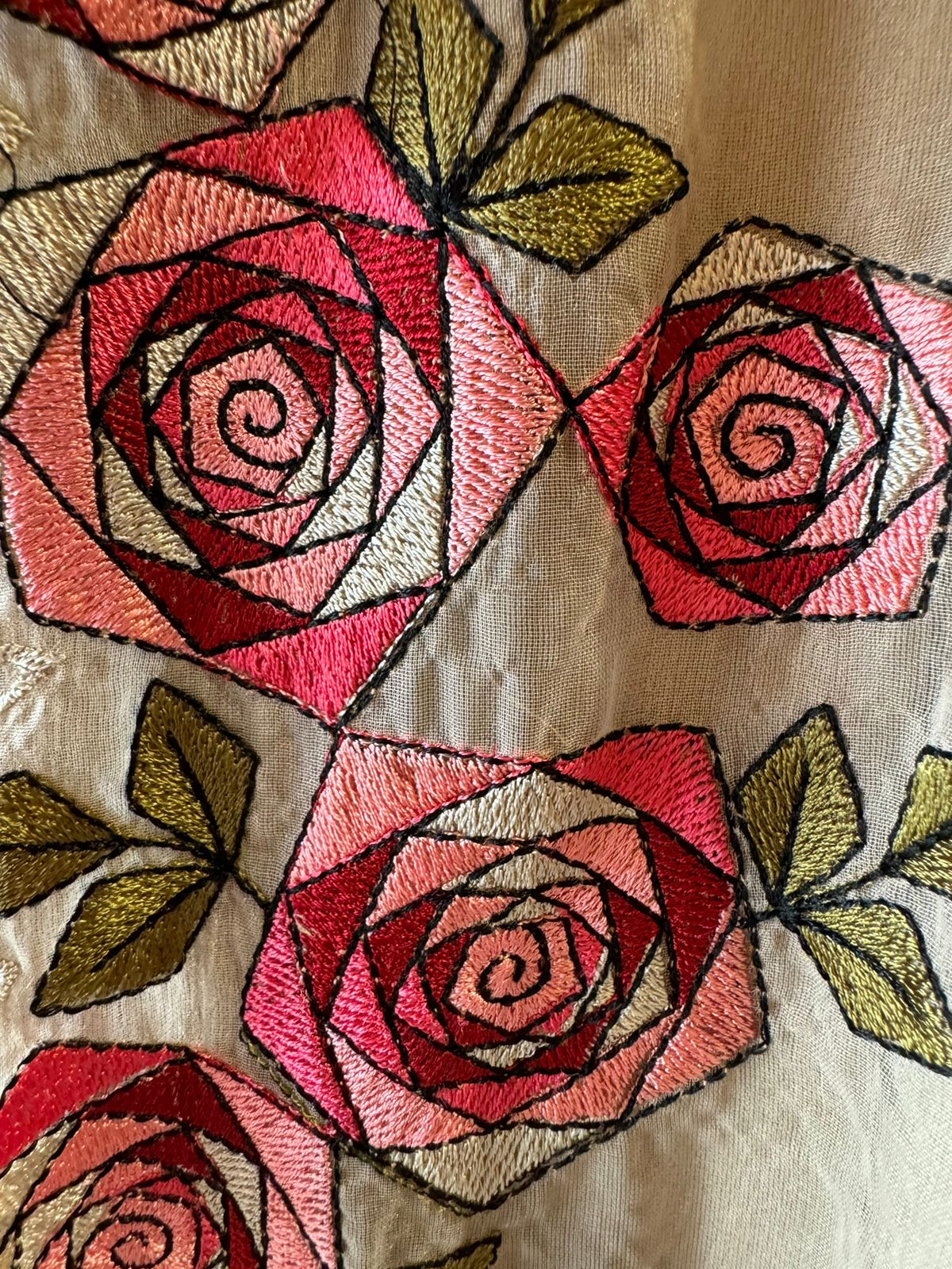 Shop Our new design on Pure chinon with one side Cutwork dupatta.