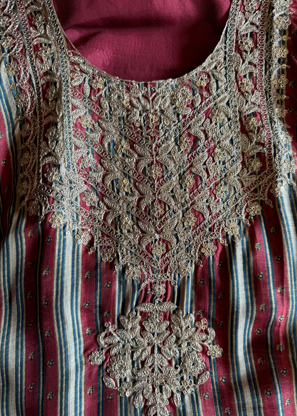 Shop our new launch this time of Maheshwari Silk with a Rich colour contrast