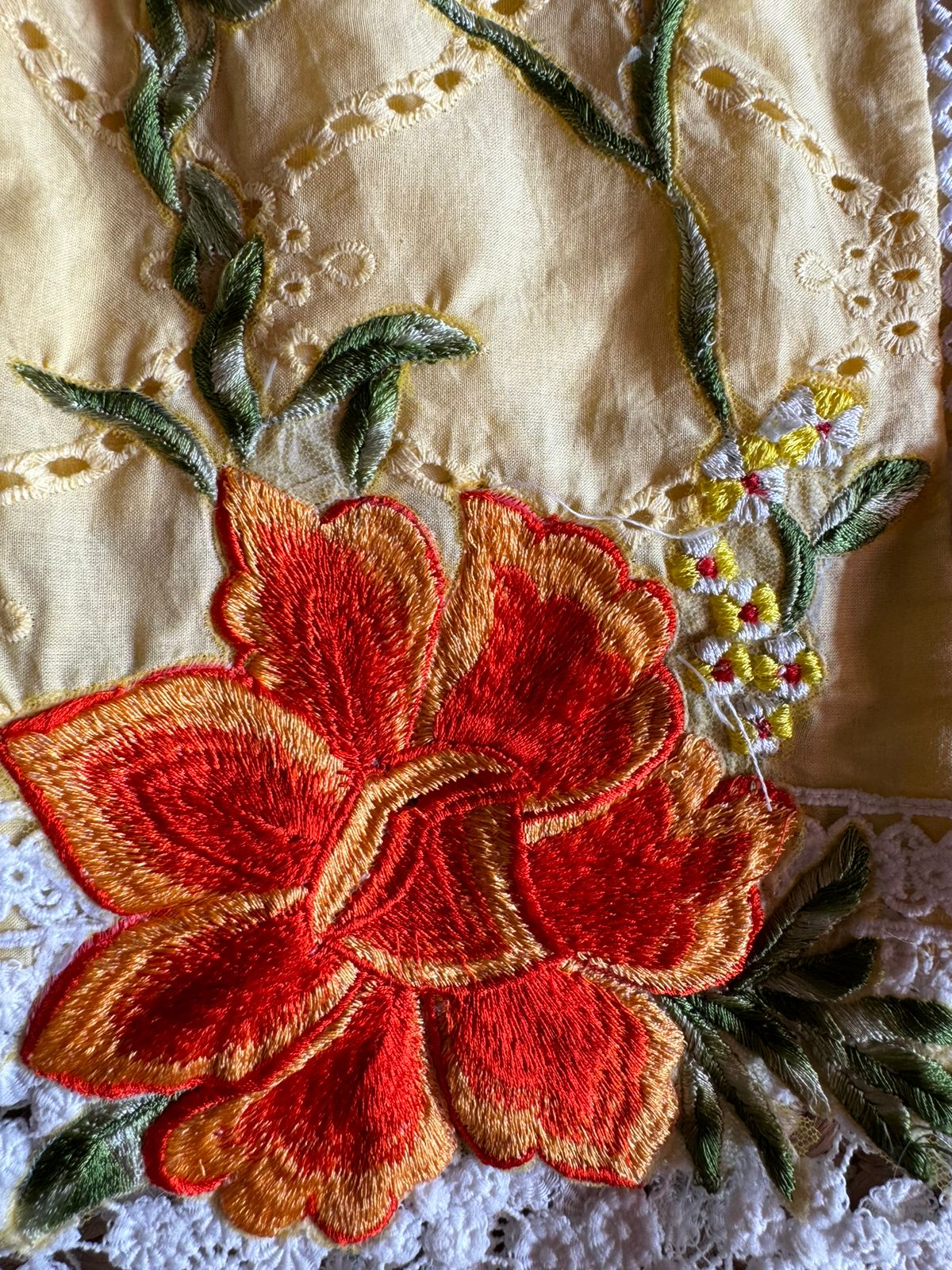 Hakuba chicken Cotton COORD set with Cotton Cutwork crochia lace detailings on the neck and kurta front