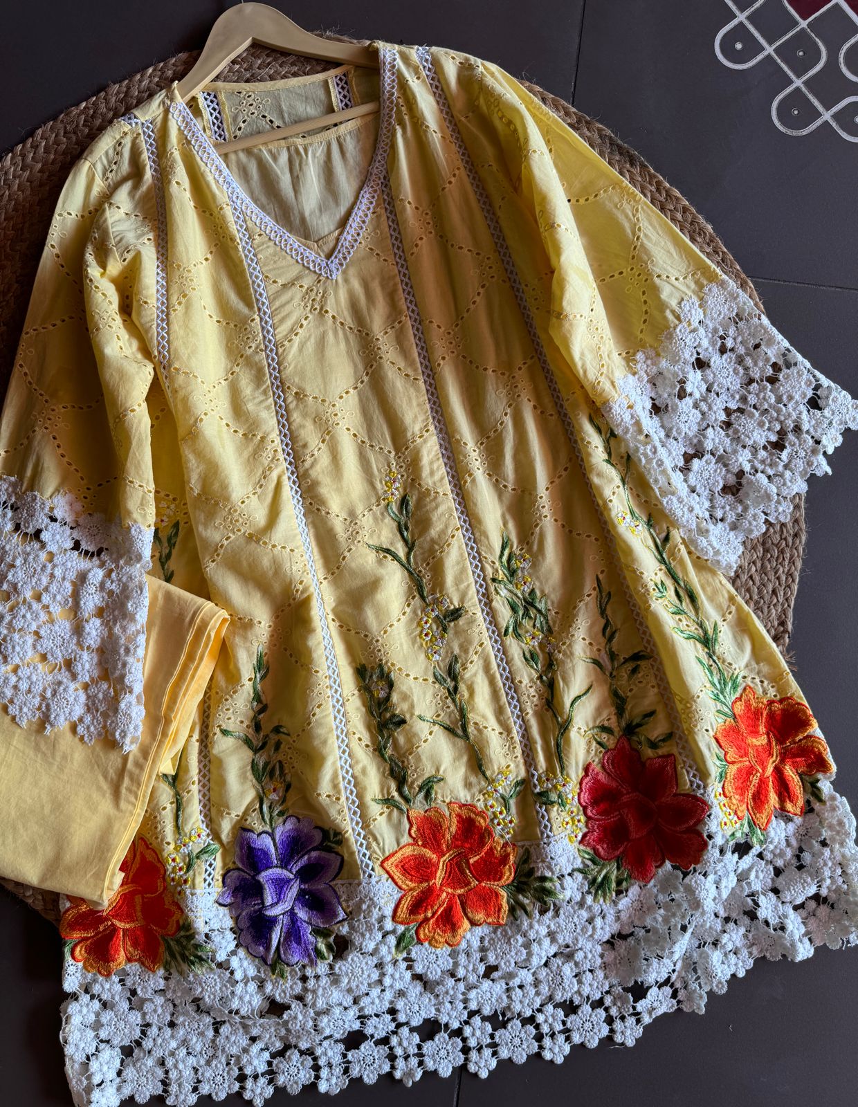 Hakuba chicken Cotton COORD set with Cotton Cutwork crochia lace detailings on the neck and kurta front