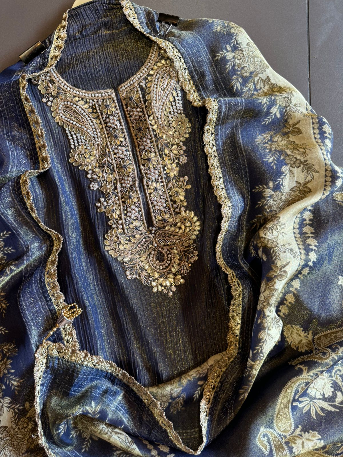 Pure crushed Shimmer tissue (Unstitched)