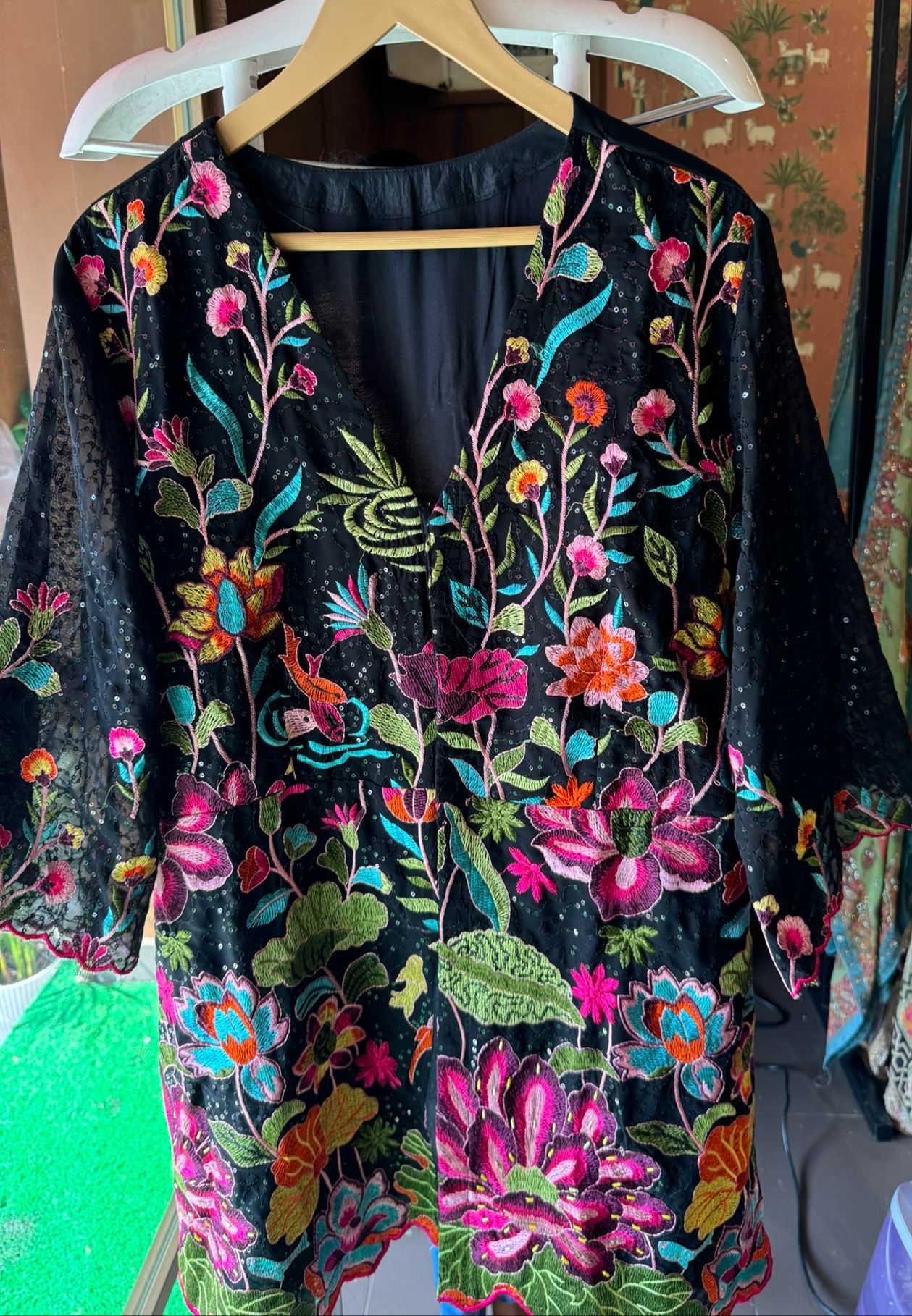 Georgette Kurta with thread embroidered