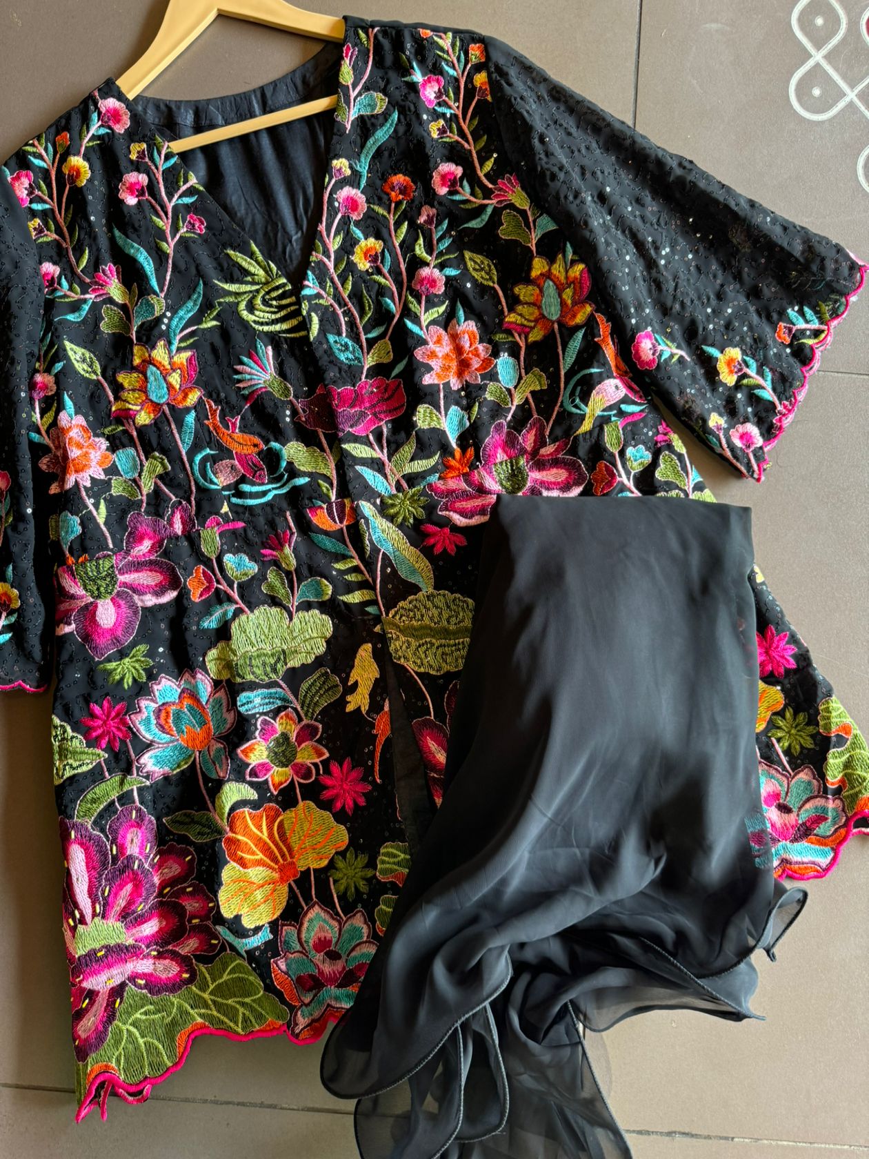 Georgette Kurta with thread embroidered