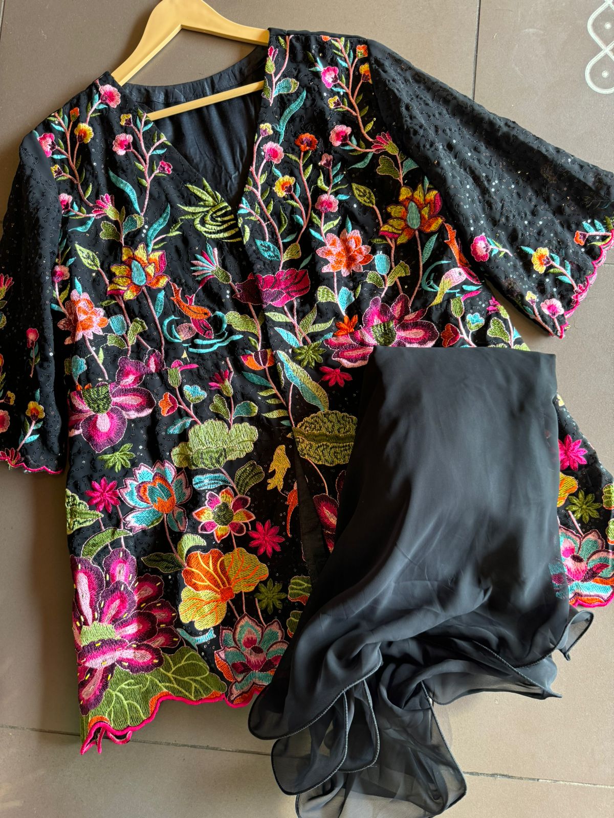 Georgette Kurta with thread embroidered