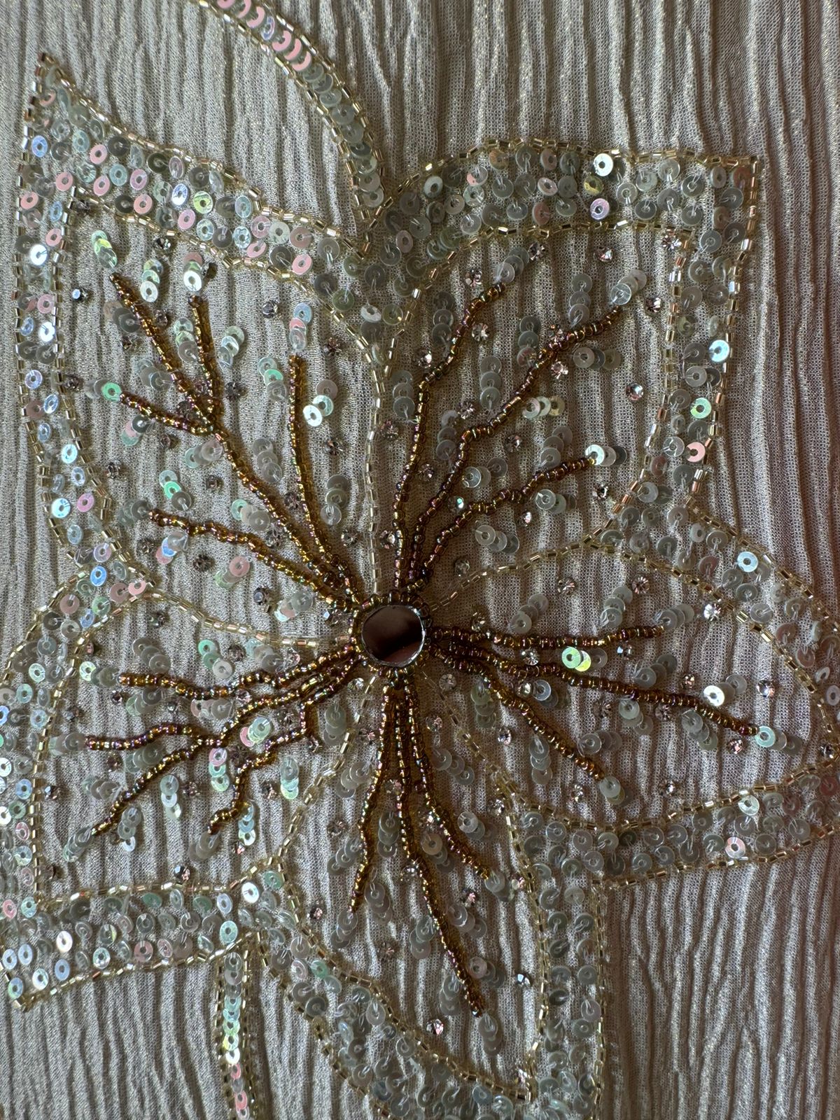 Crushed tissue shirt (Ivory in colour)