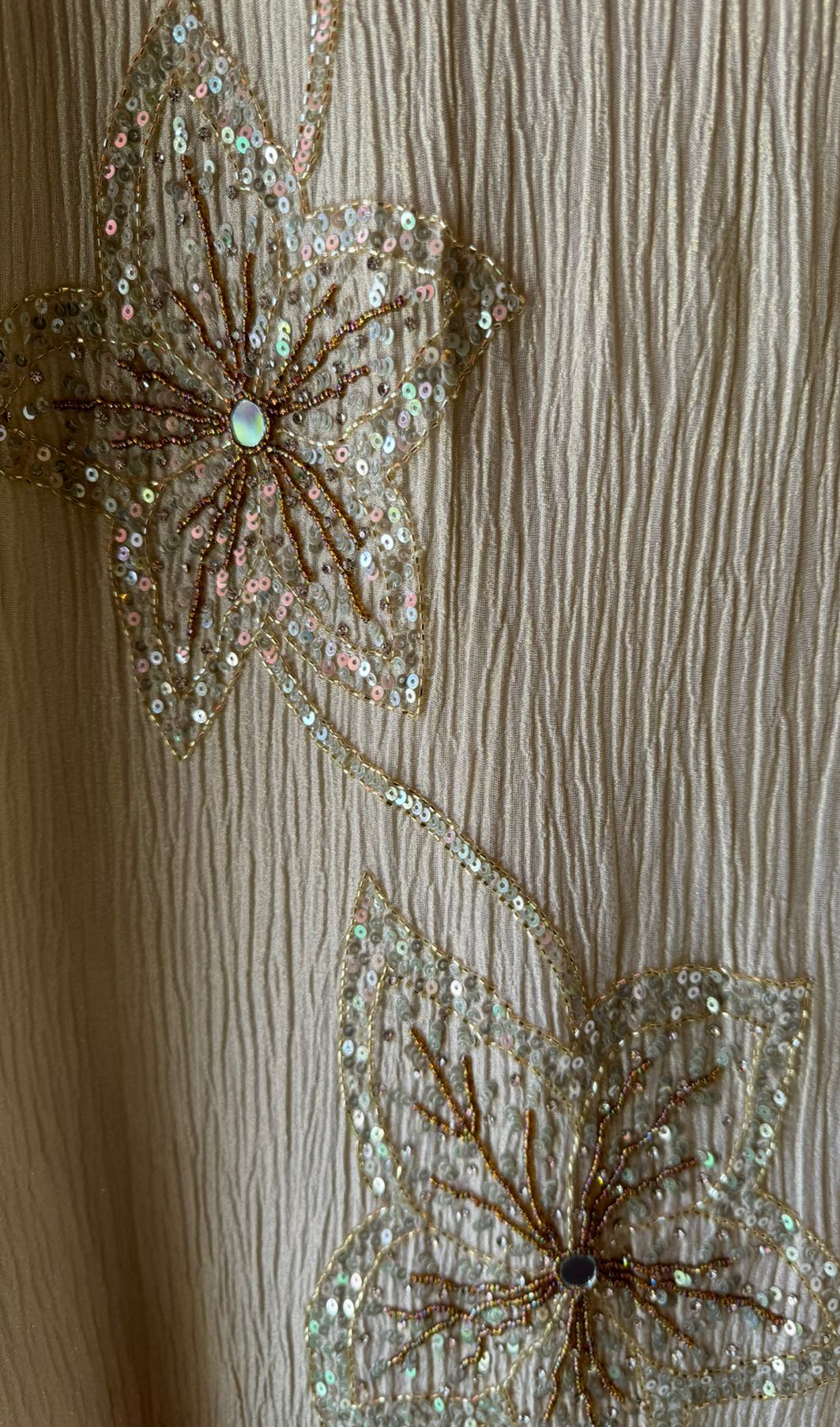 Crushed tissue shirt (Ivory in colour)