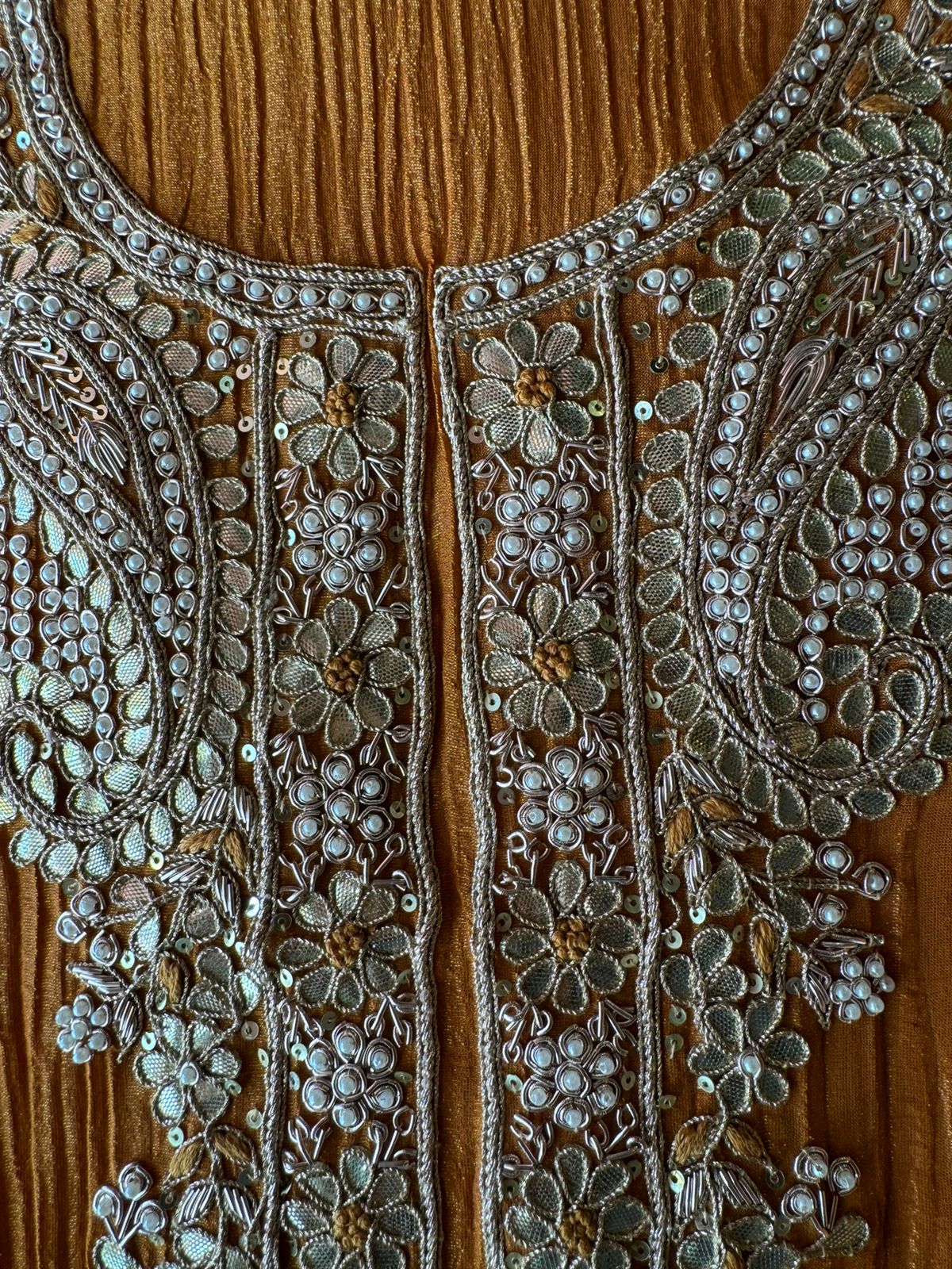 Pure crushed Shimmer tissue (Unstitched)