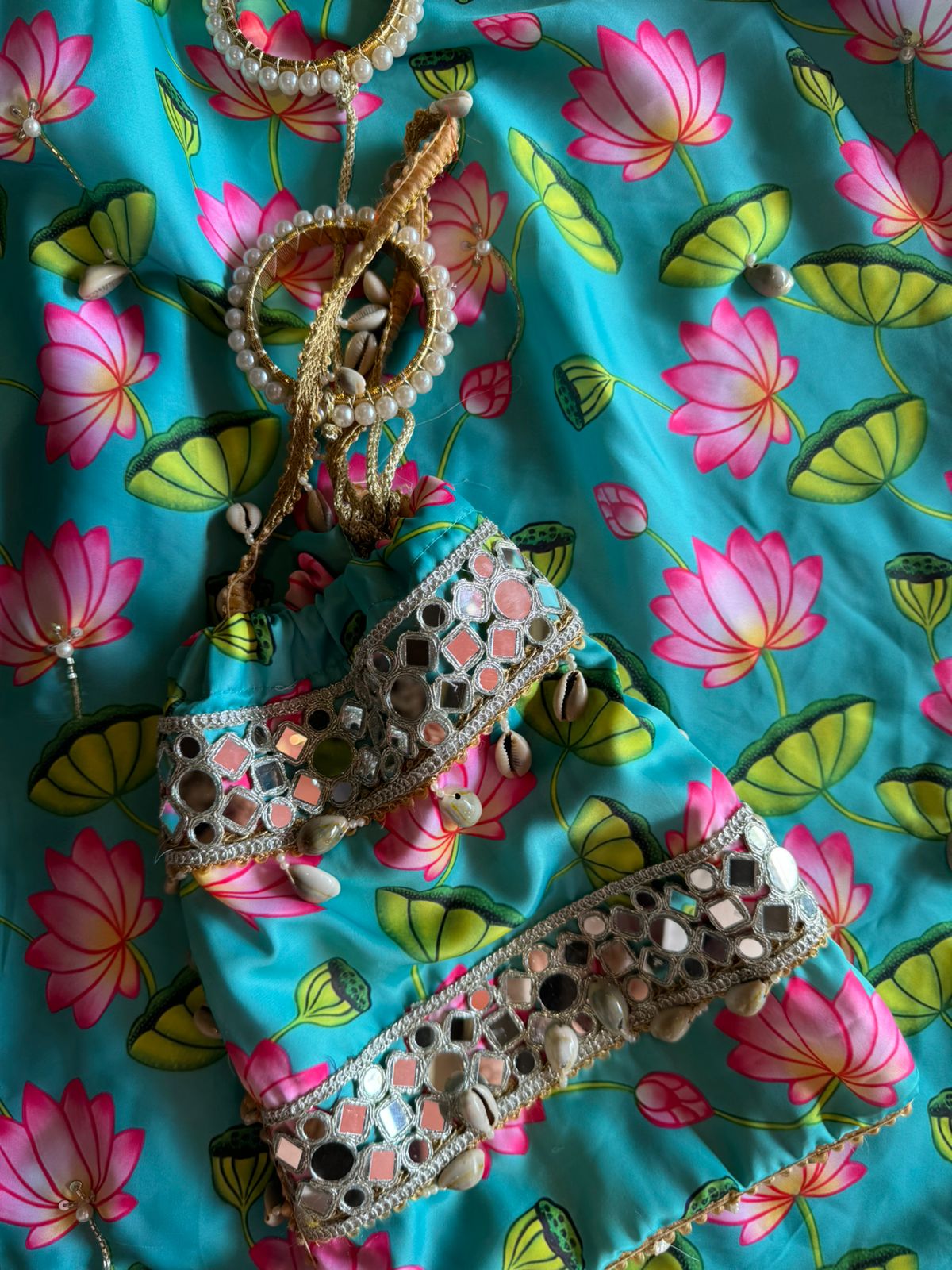 Shop our New Kaaftan set with Pichwai art