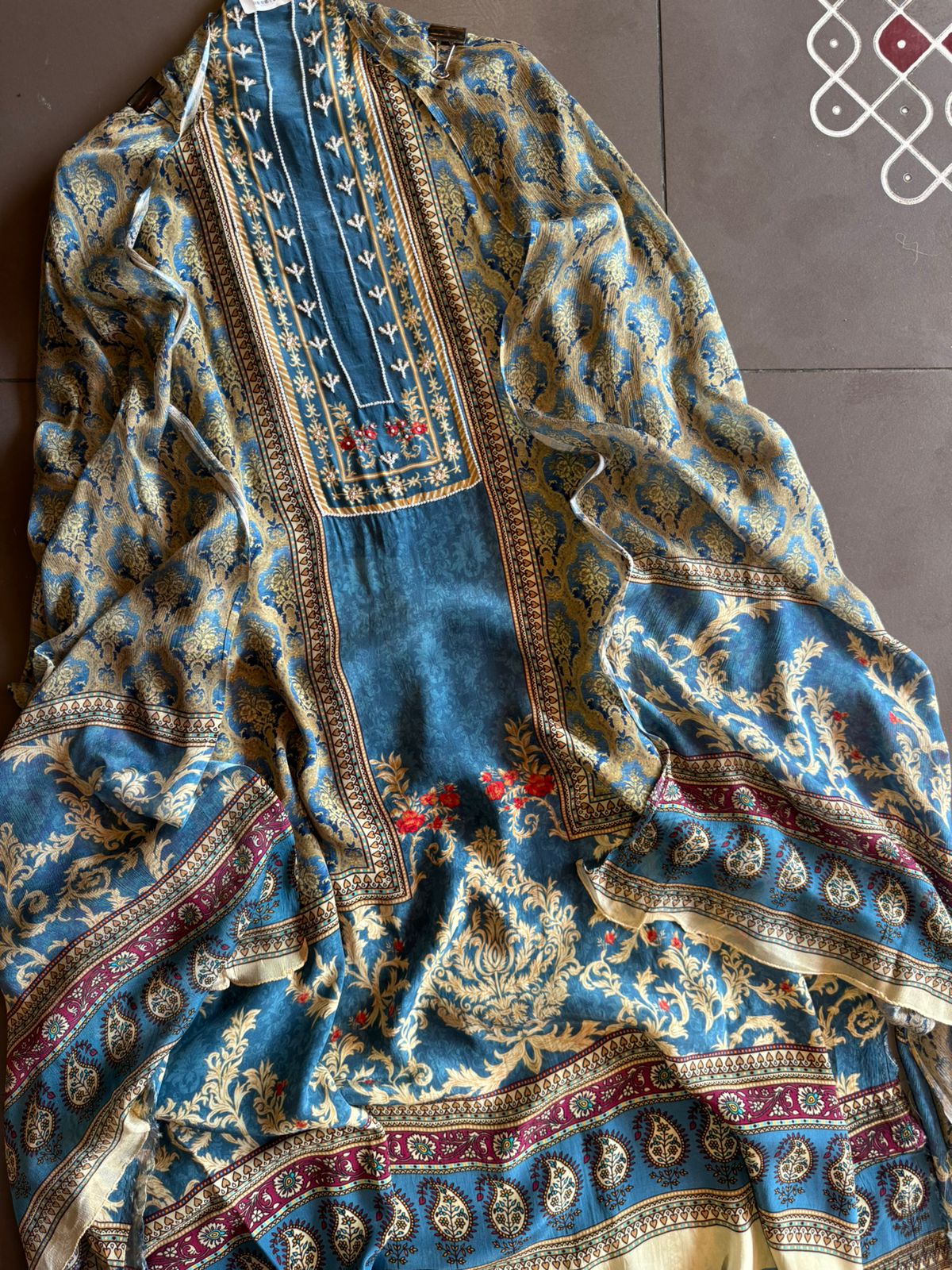 Pure crepe Pakistani digital prints (Unstitched fabrics)