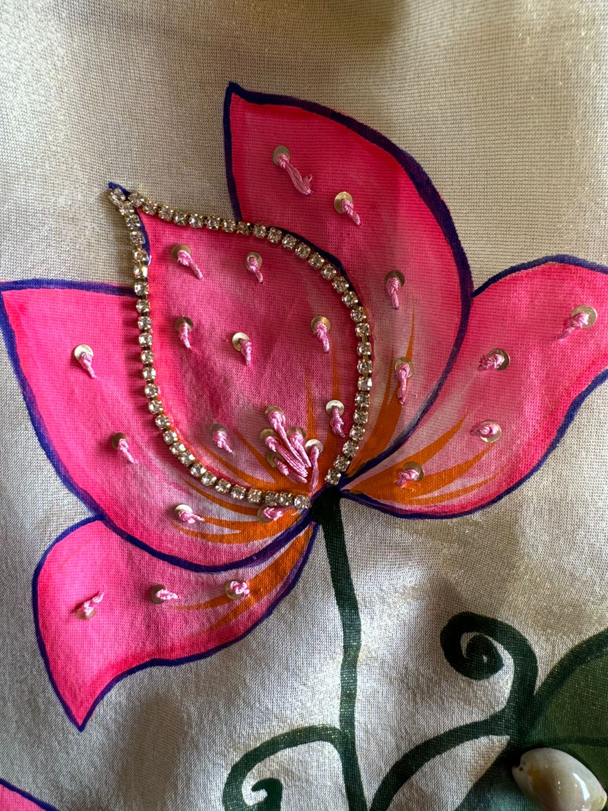 Pure tissue hand painted suit