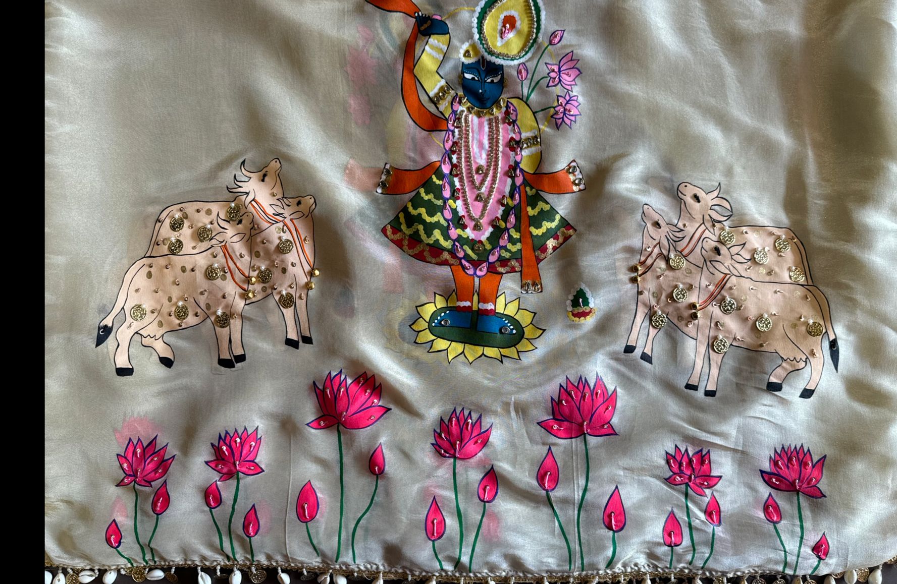 Pure tissue hand painted suit