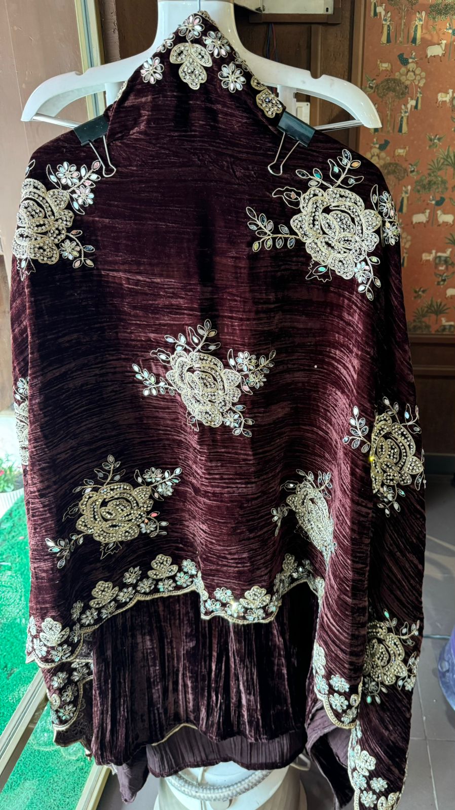 Crushed velvet unstitched Suits