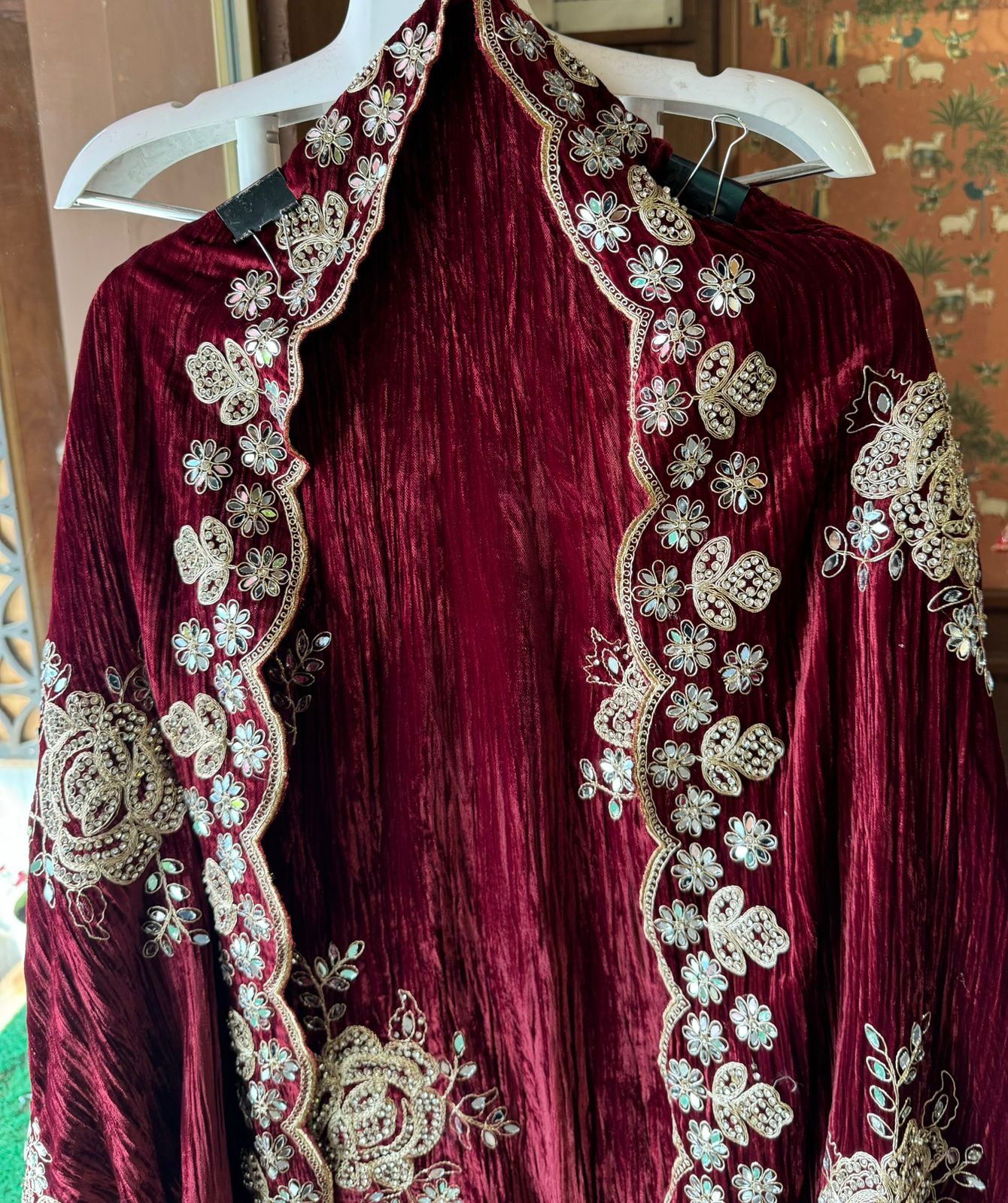 Crushed velvet unstitched Suits