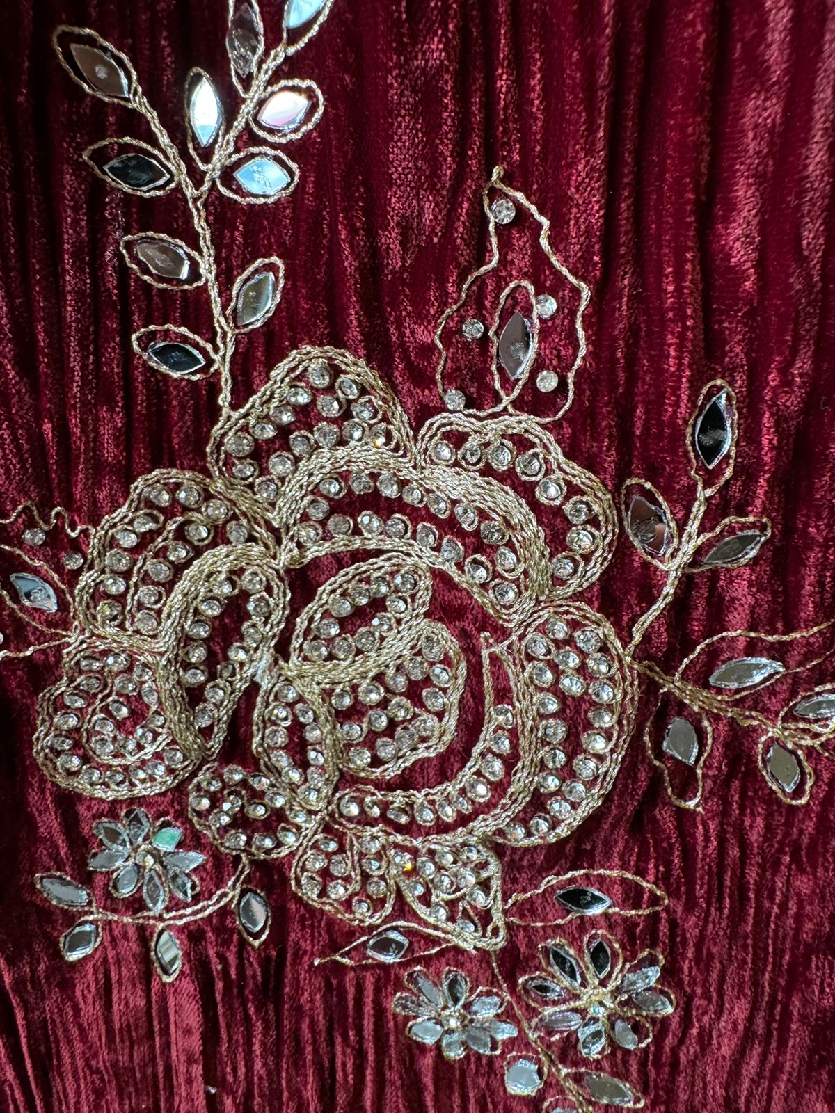 Crushed velvet unstitched Suits