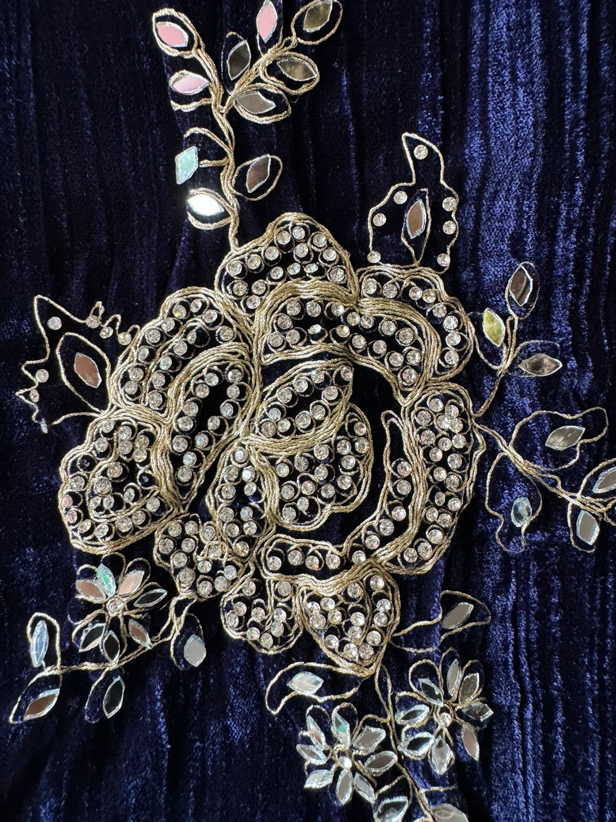 Crushed velvet unstitched Suits