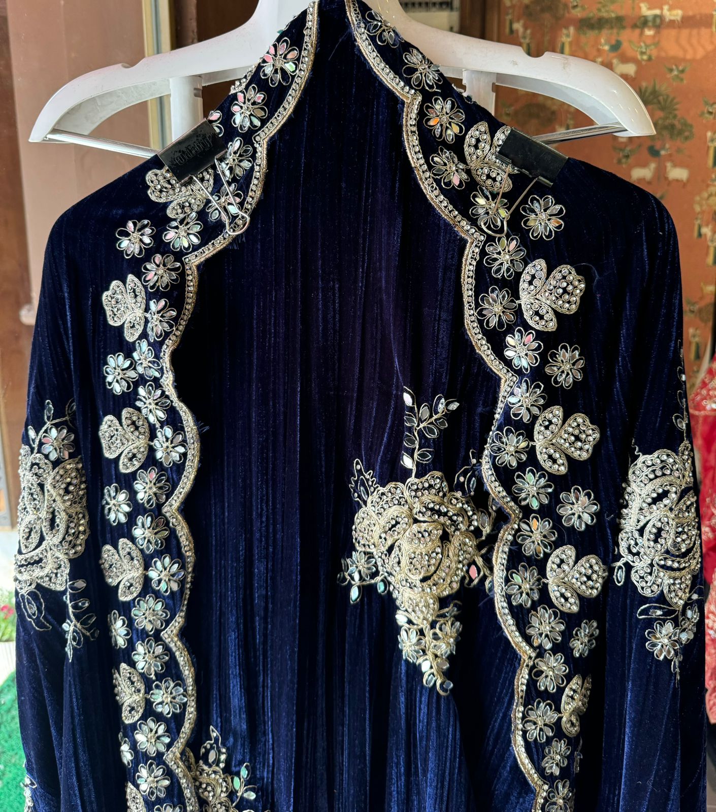 Crushed velvet unstitched Suits