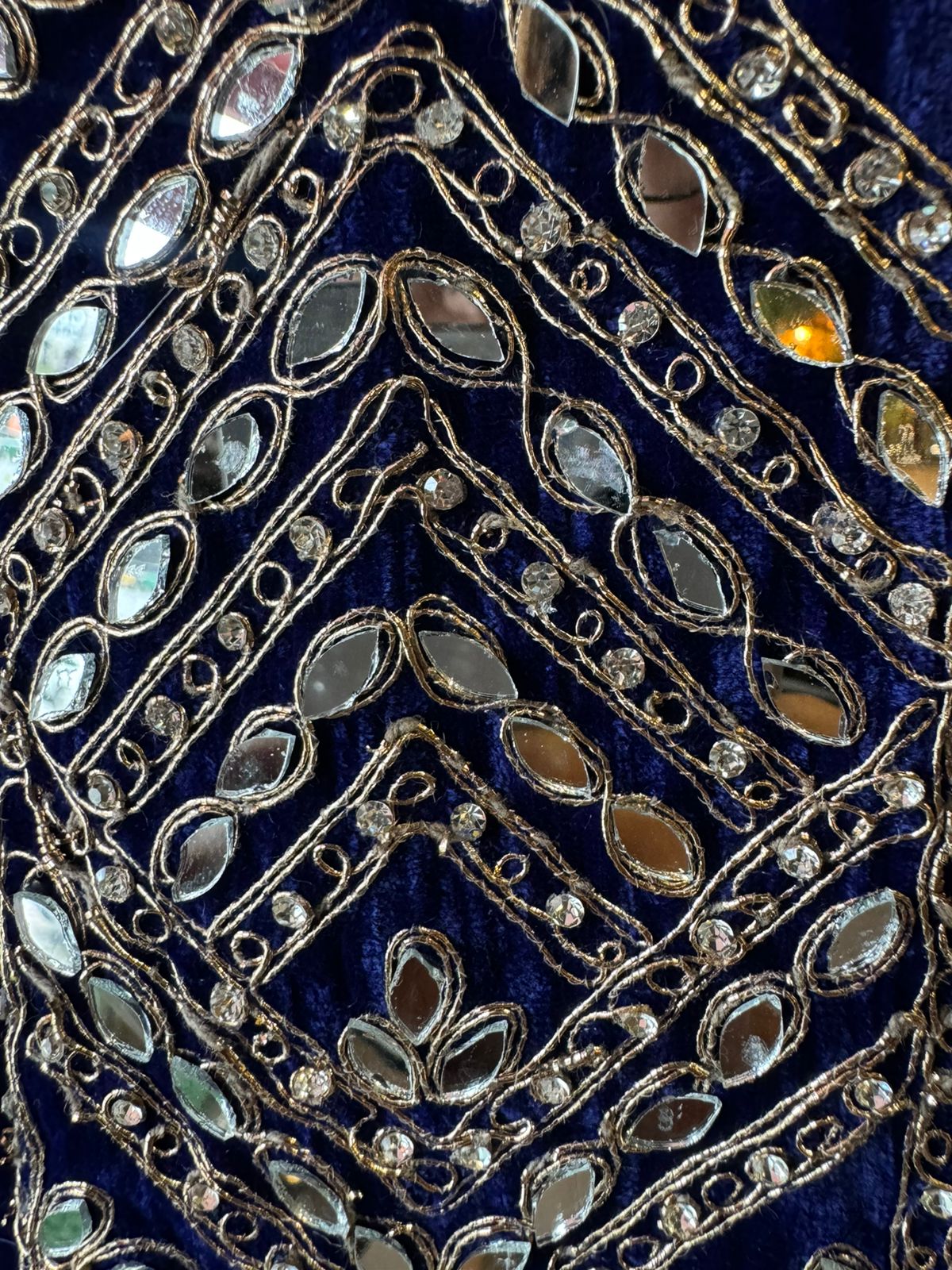 Crushed velvet unstitched Suit