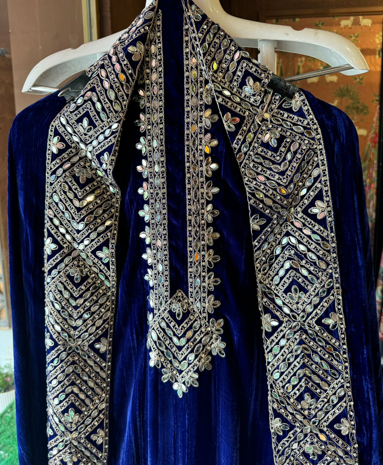 Crushed velvet unstitched Suit