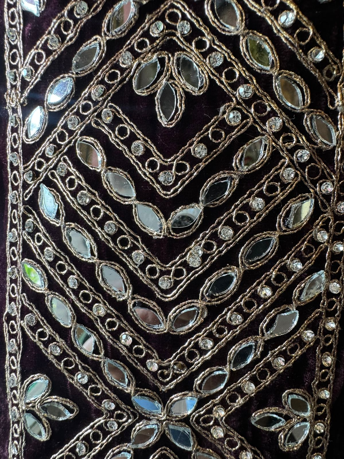 Crushed velvet unstitched Suit