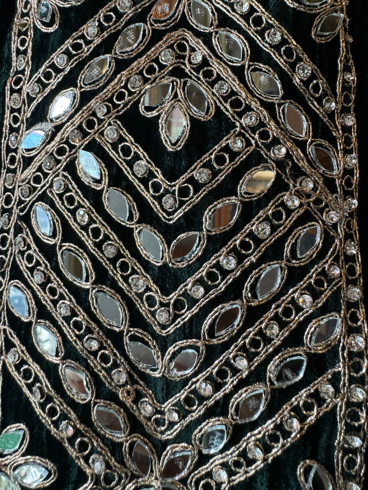 Crushed velvet unstitched Suit