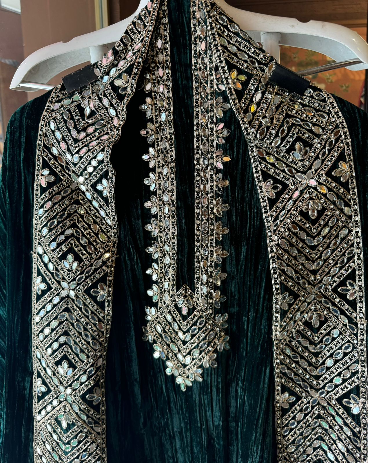 Crushed velvet unstitched Suit