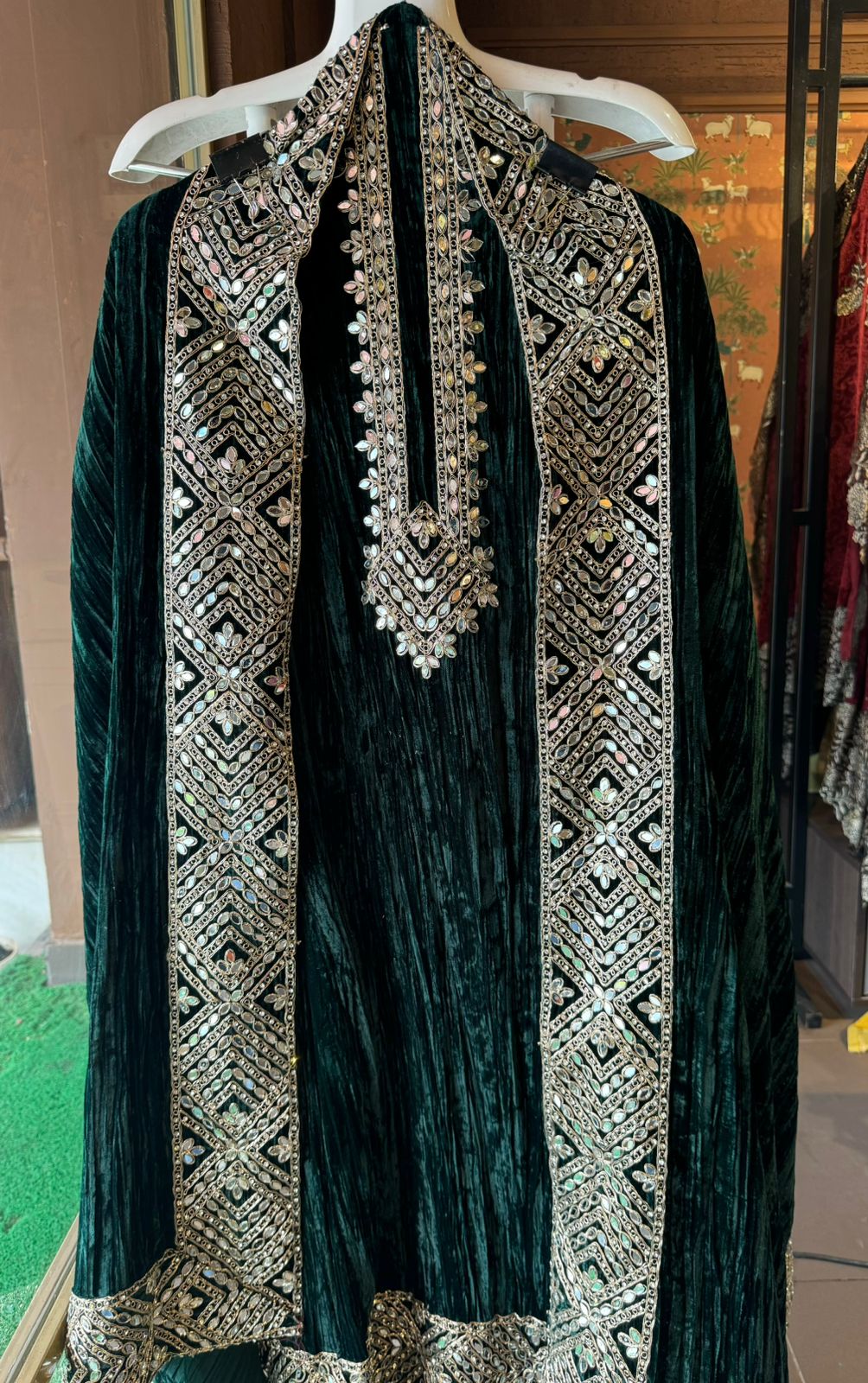 Crushed velvet unstitched Suit